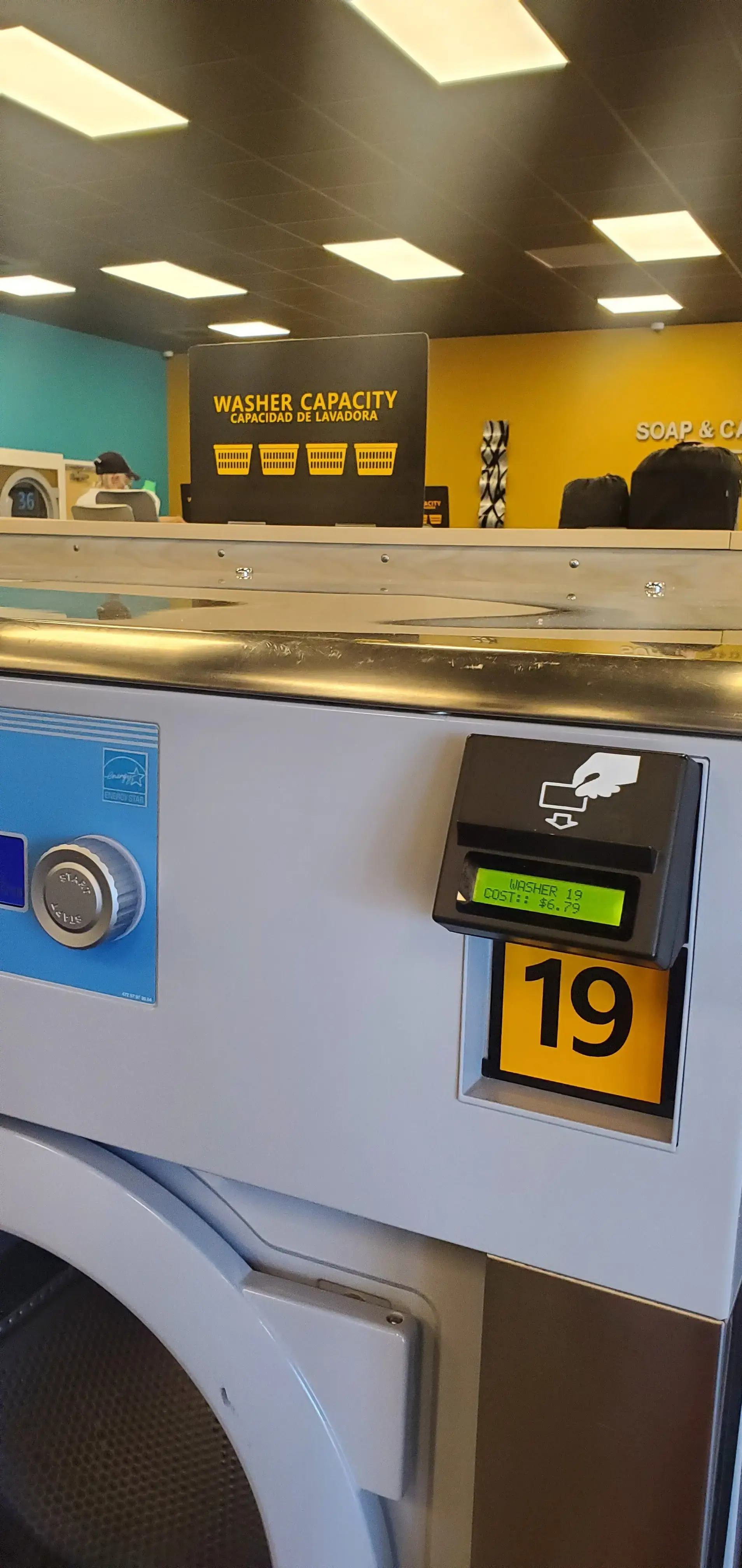 PUR Laundry Laundromat - Image 15
