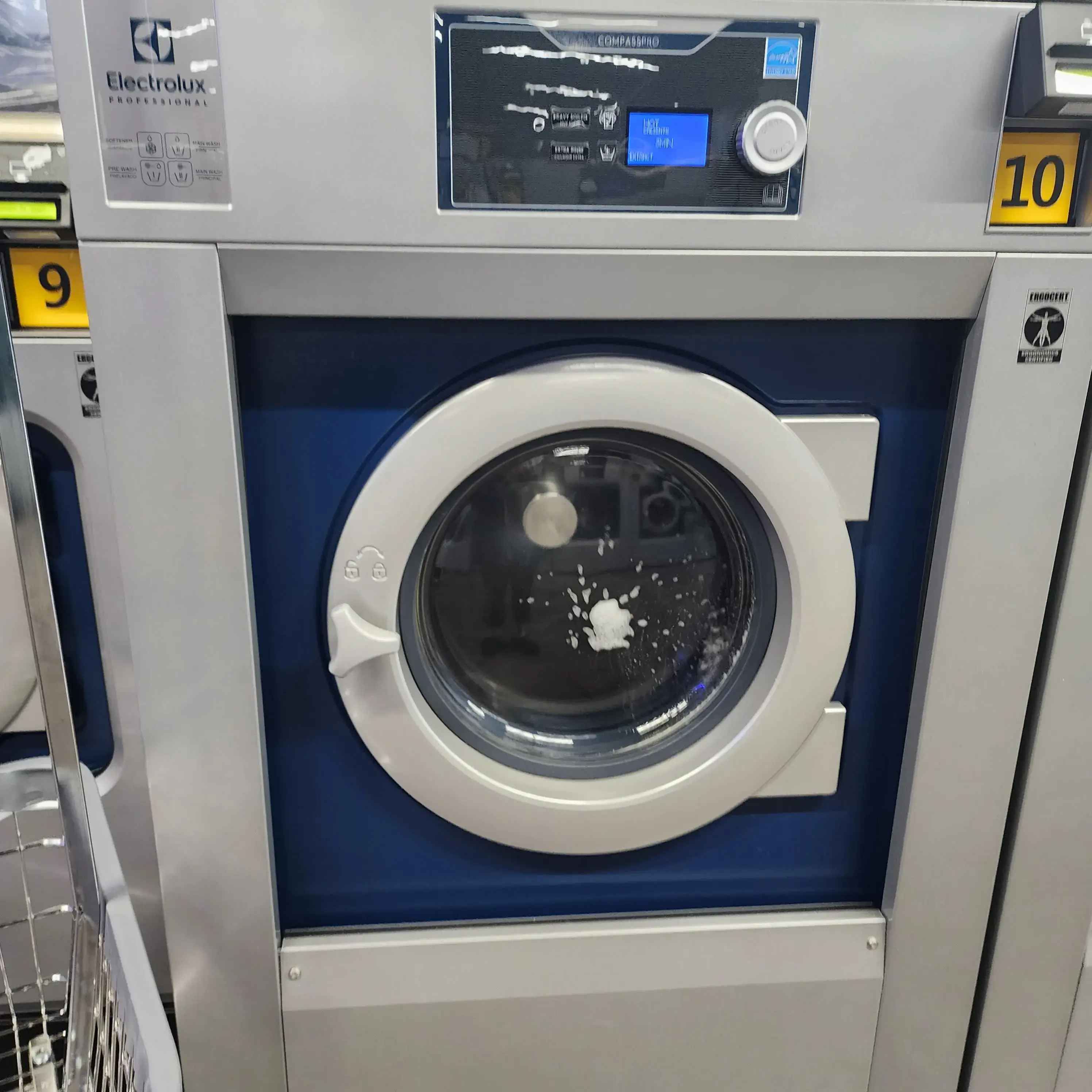 PUR Laundry Laundromat - Image 13