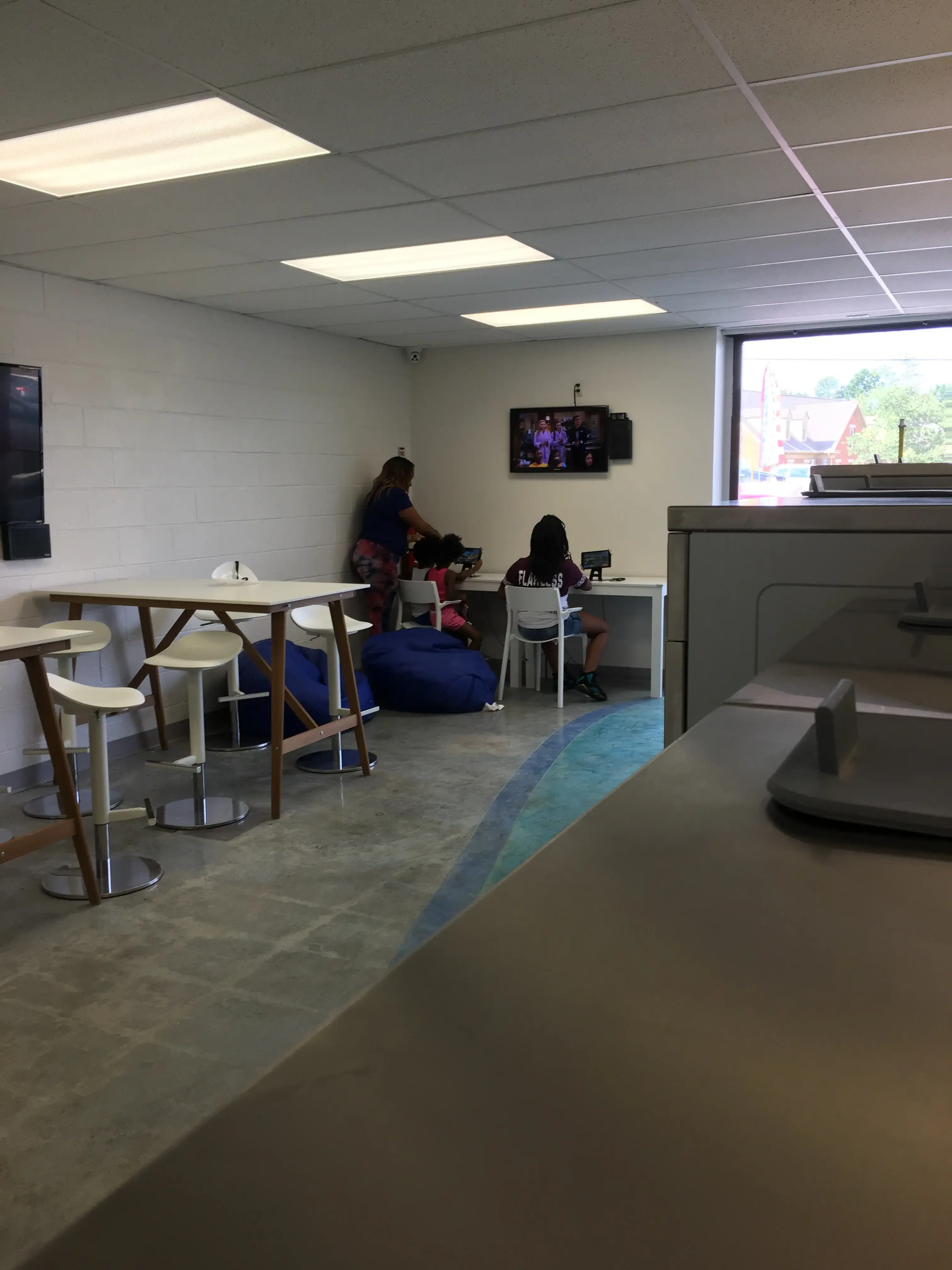 Pura Vida Laundry Services thumbnail 18