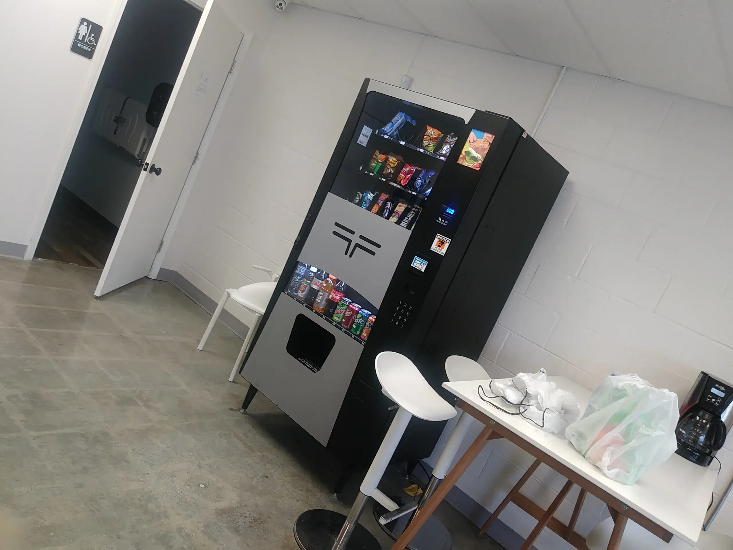 Pura Vida Laundry Services - Image 17