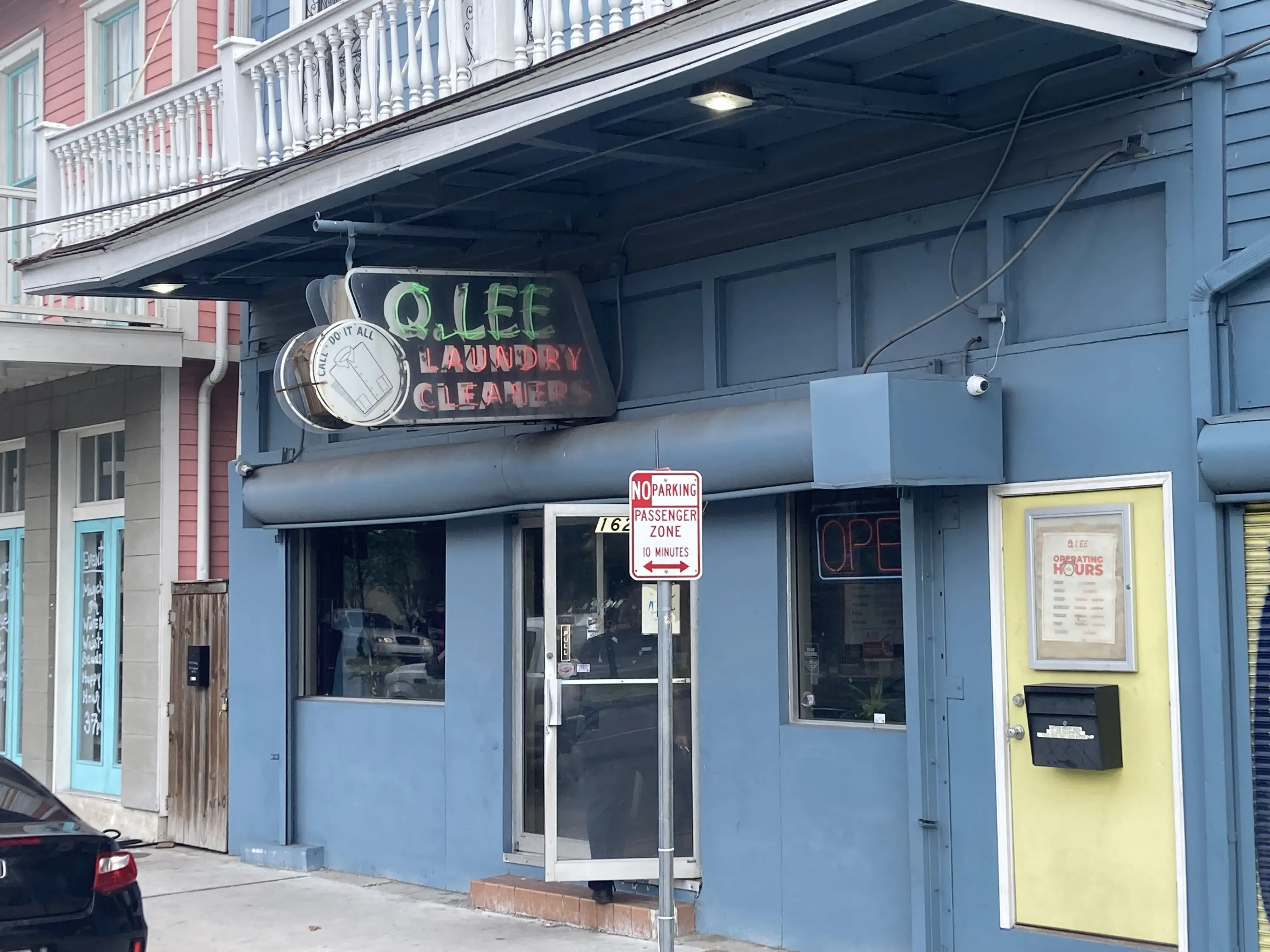 Q. Lee Laundry & Cleaners thumbnail 3