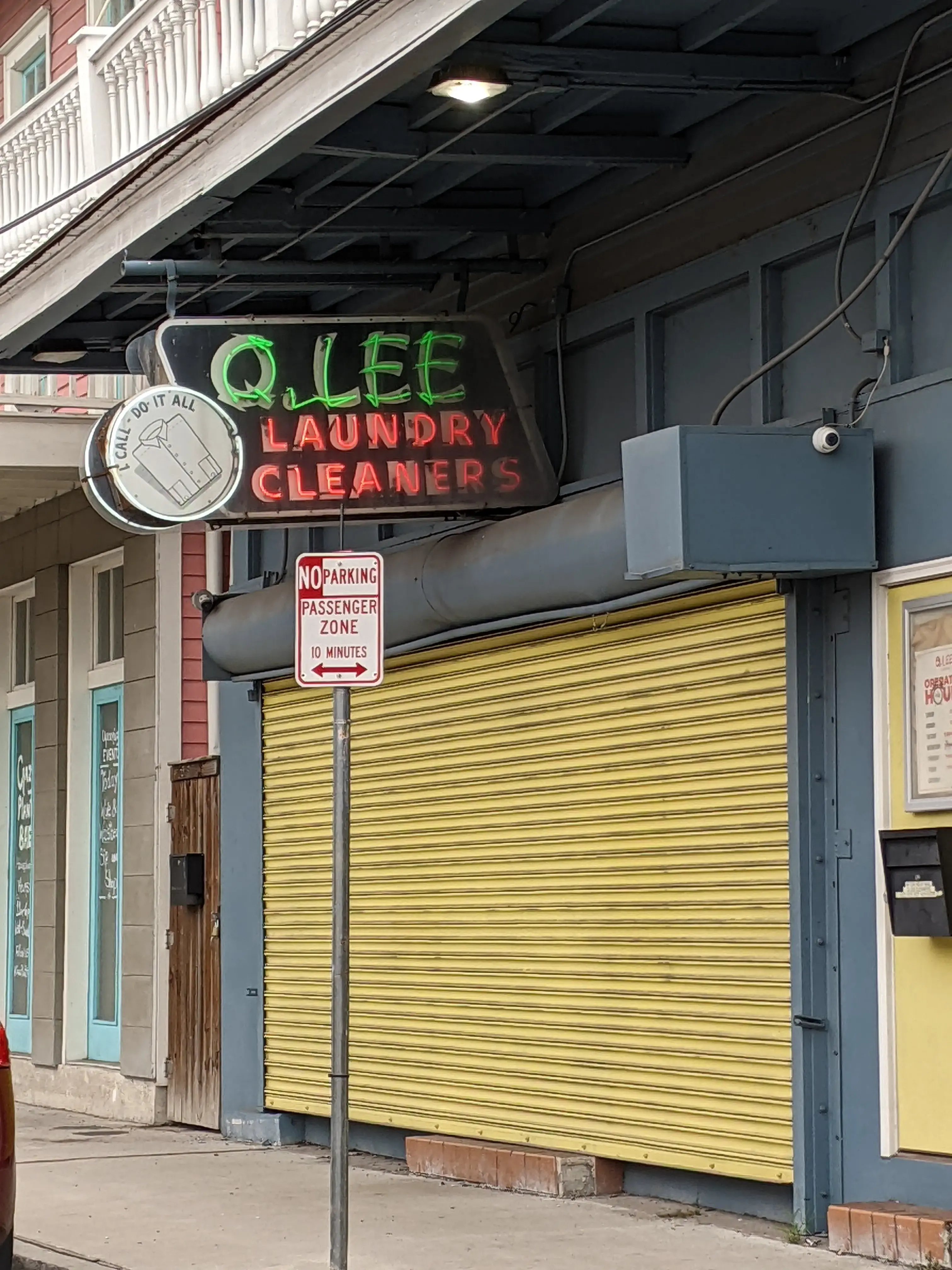Q. Lee Laundry & Cleaners thumbnail 4