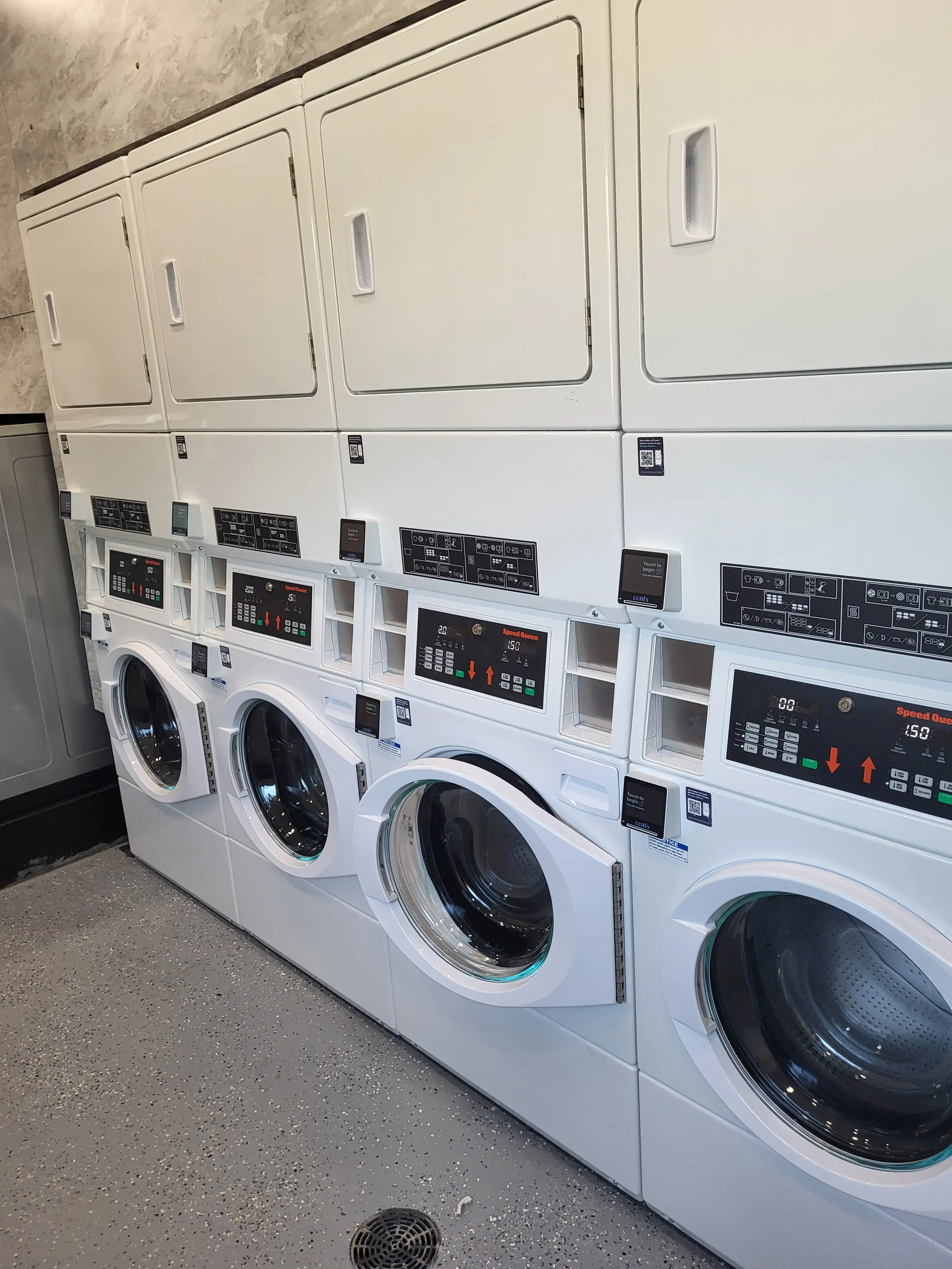 QLC Suds & Duds Laundromat thumbnail 5