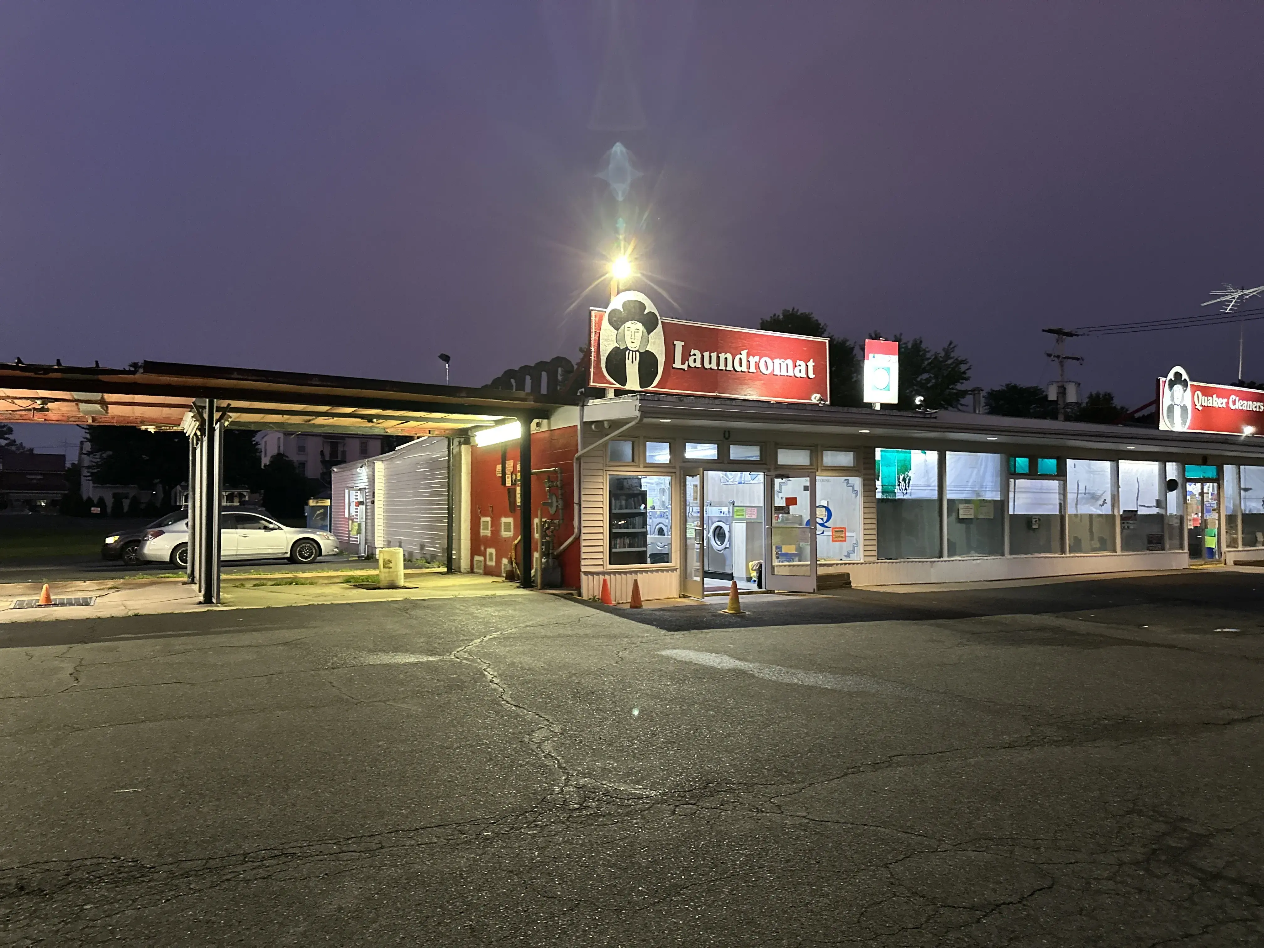 Quaker Cleaners Laundry LLC thumbnail 15