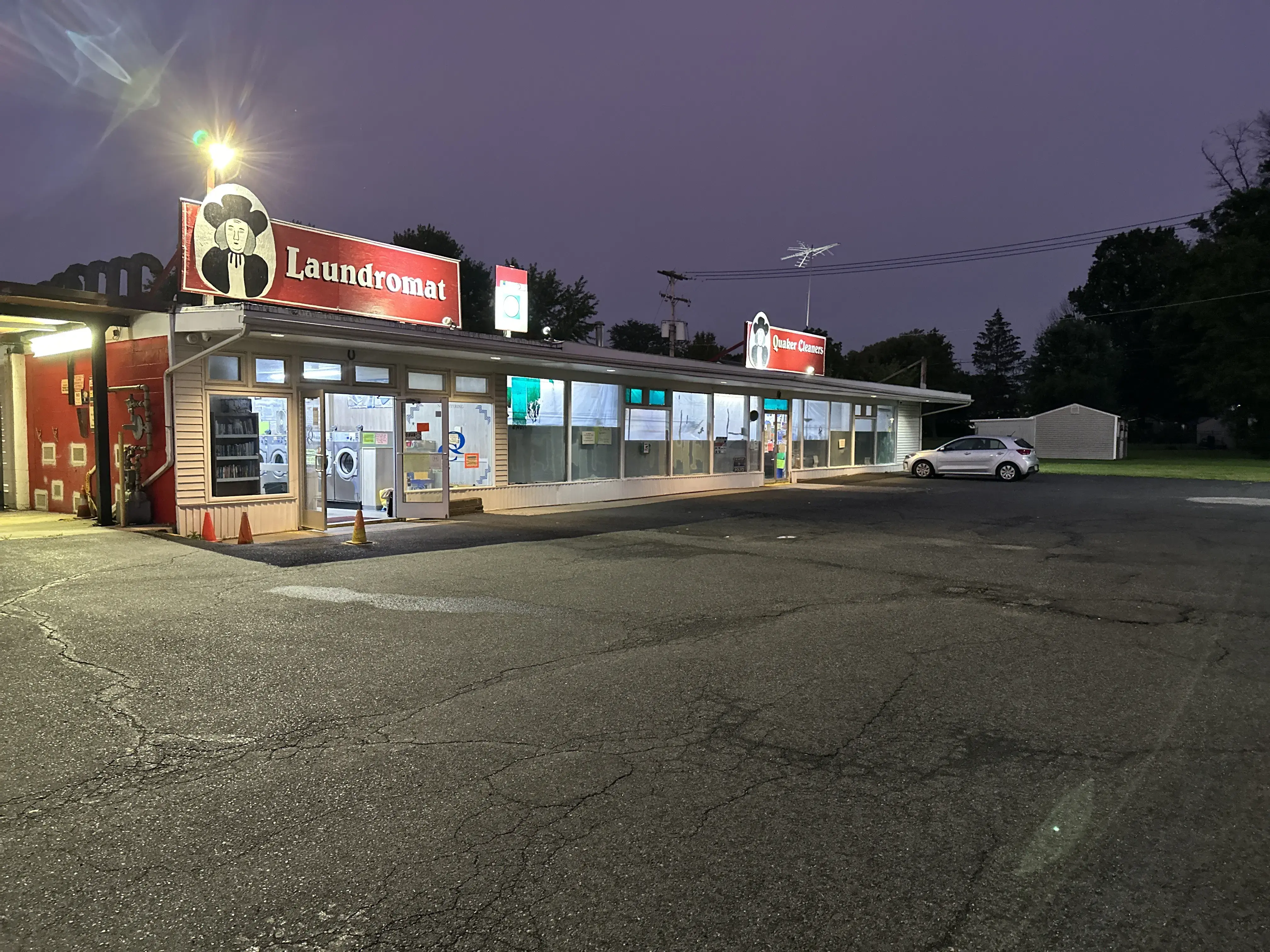 Quaker Cleaners Laundry LLC thumbnail 5