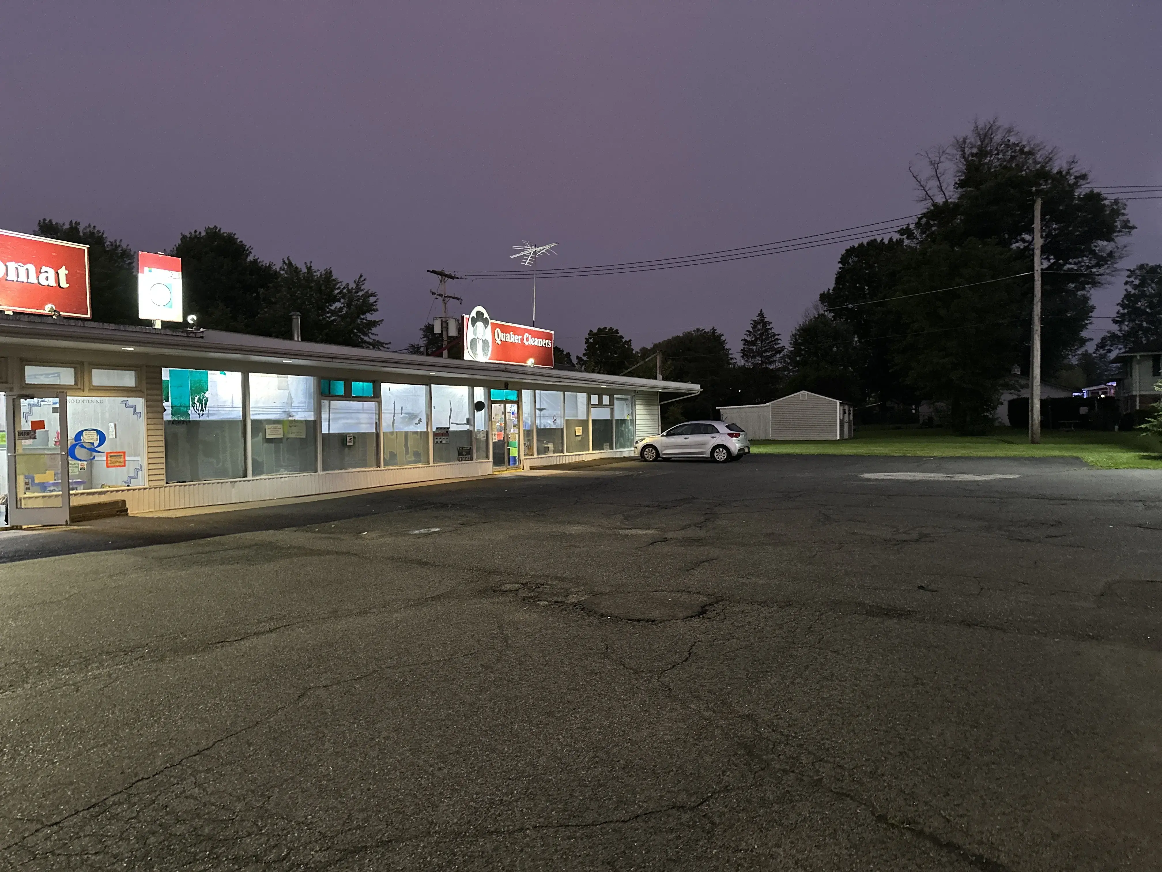 Quaker Cleaners Laundry LLC thumbnail 16