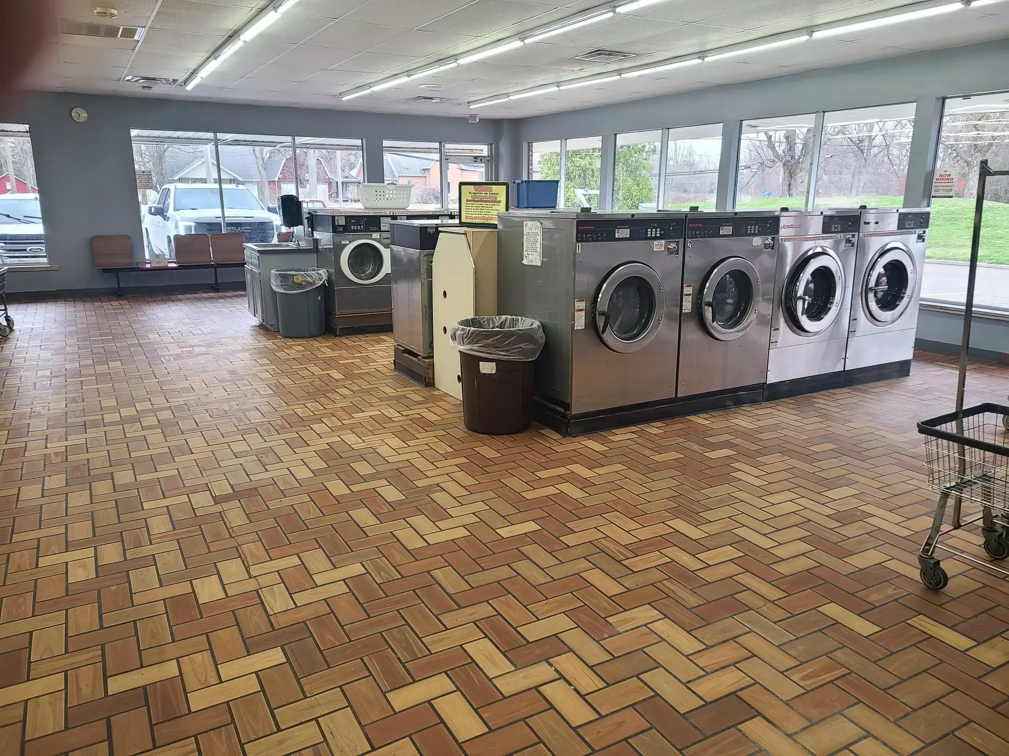 Quality Dairy Laundromat thumbnail 8