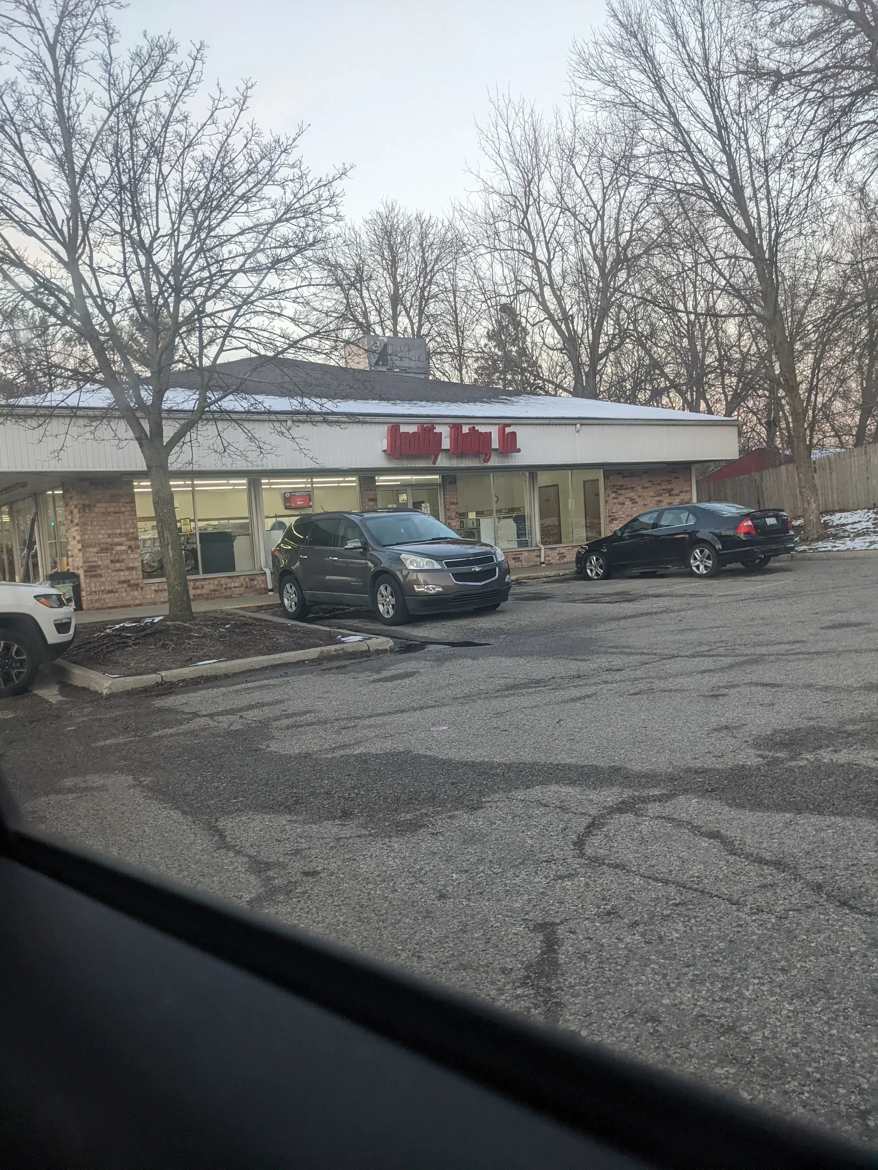 Quality Dairy Laundromat thumbnail 4