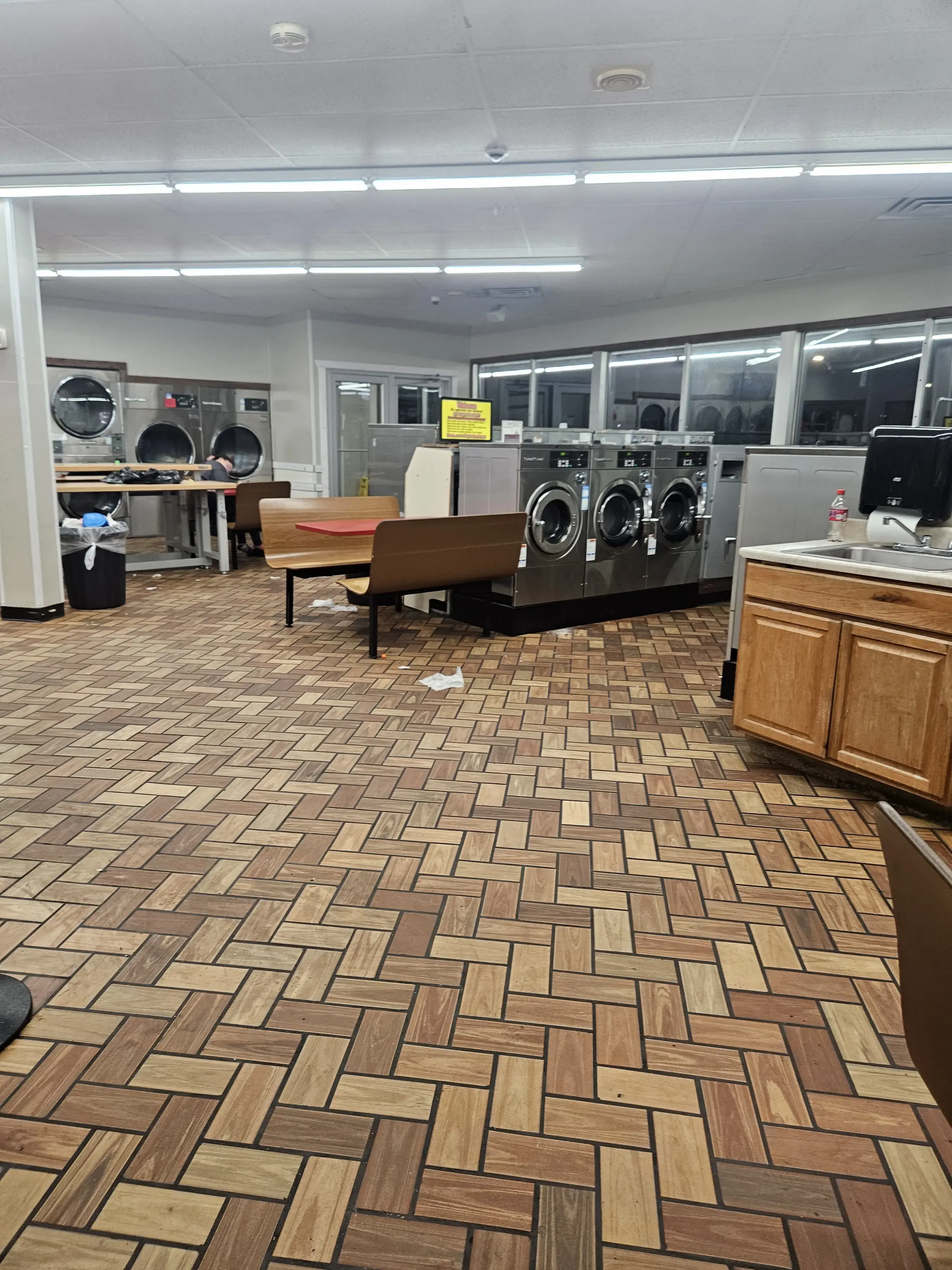 Quality Dairy Laundromat thumbnail 4