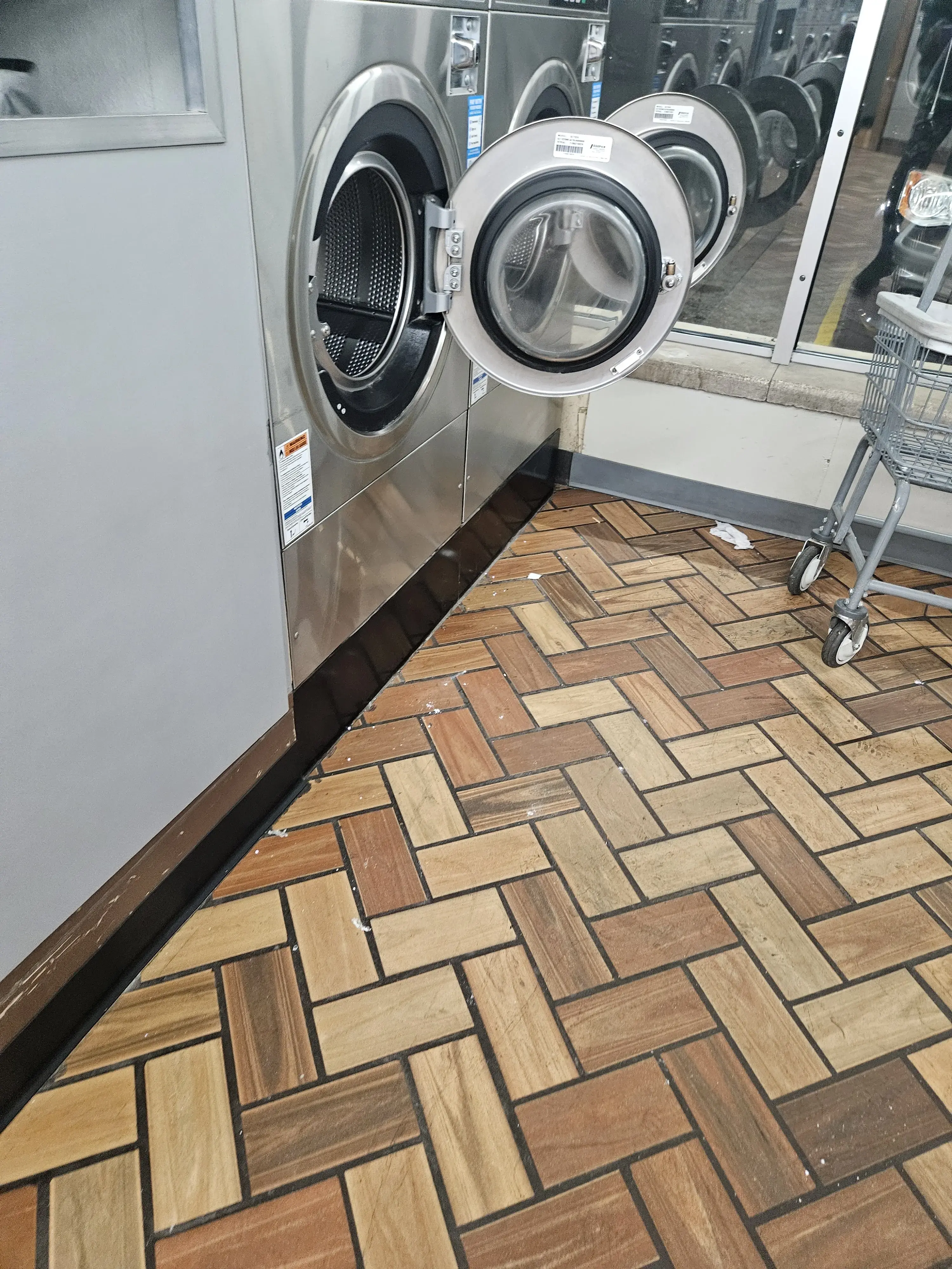 Quality Dairy Laundromat thumbnail 7