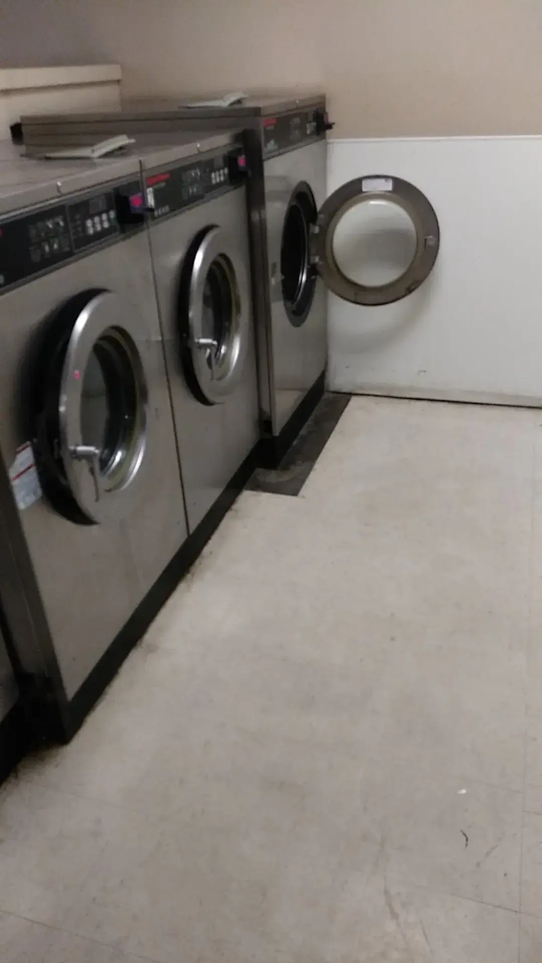 Quality Laundry & Cleaners thumbnail 20