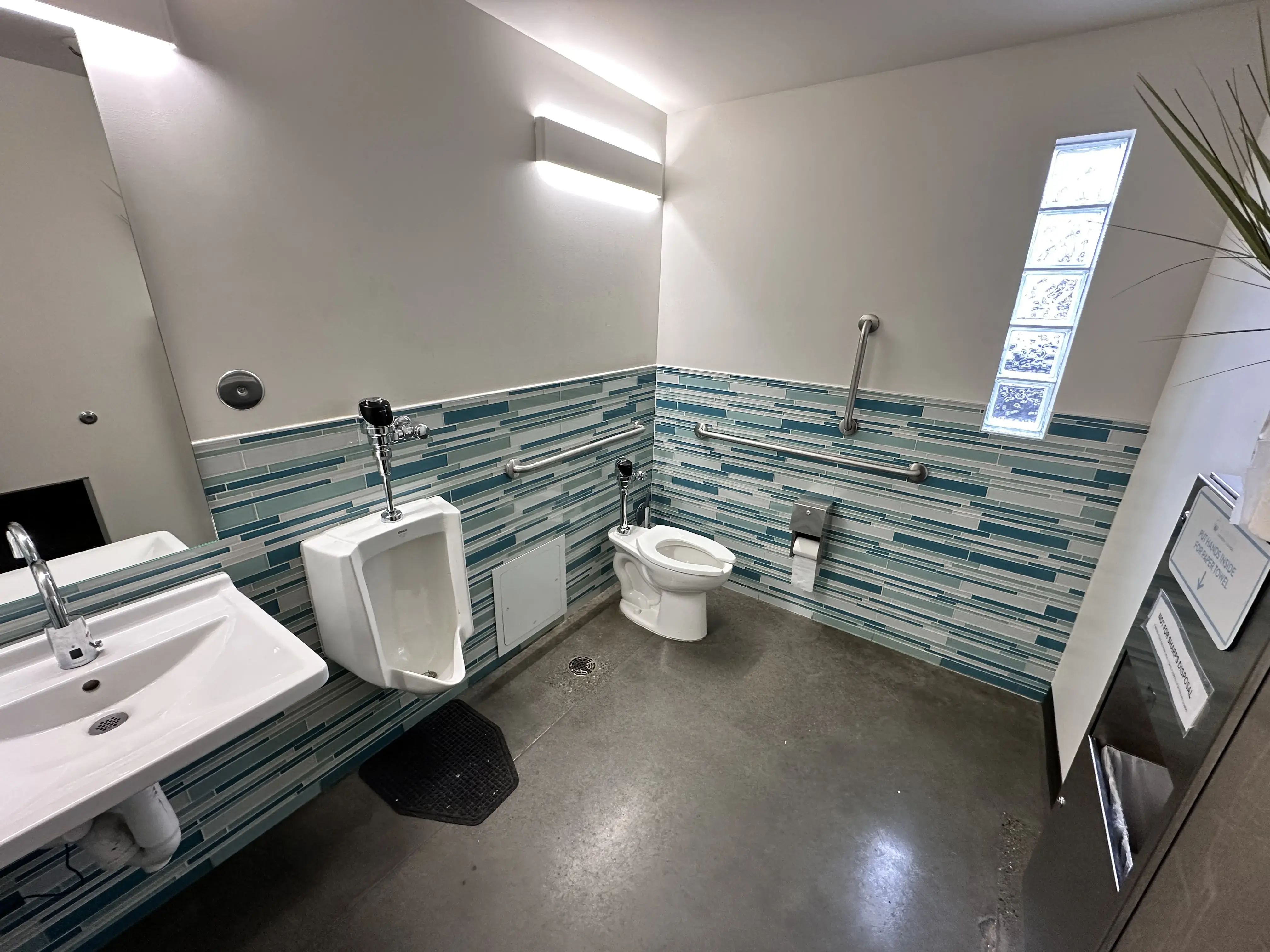 Quantum Laundry Lounge - Image 7