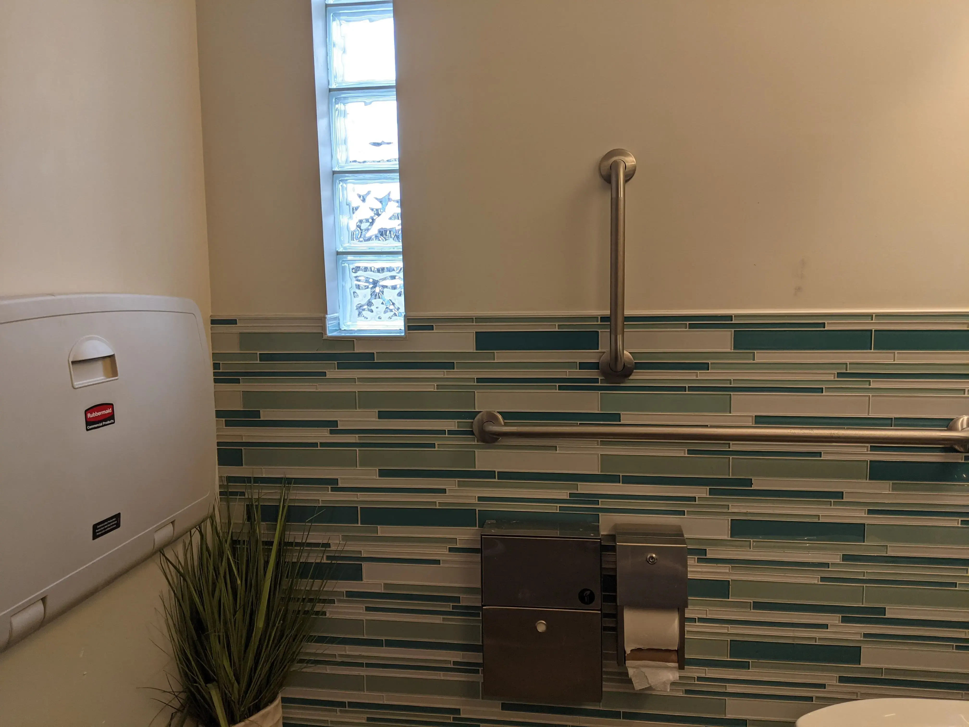 Quantum Laundry Lounge - Image 18