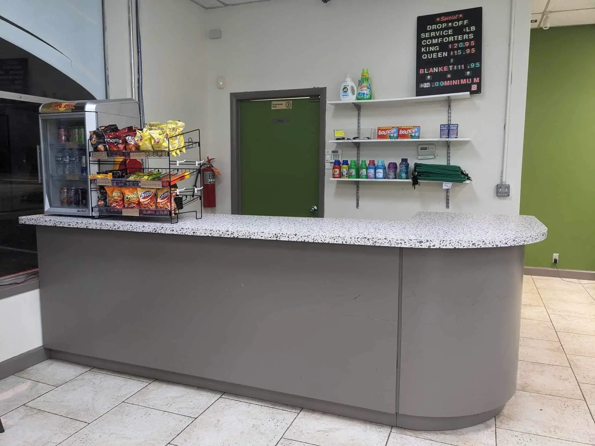 Quarters Coin Laundry - Image 7