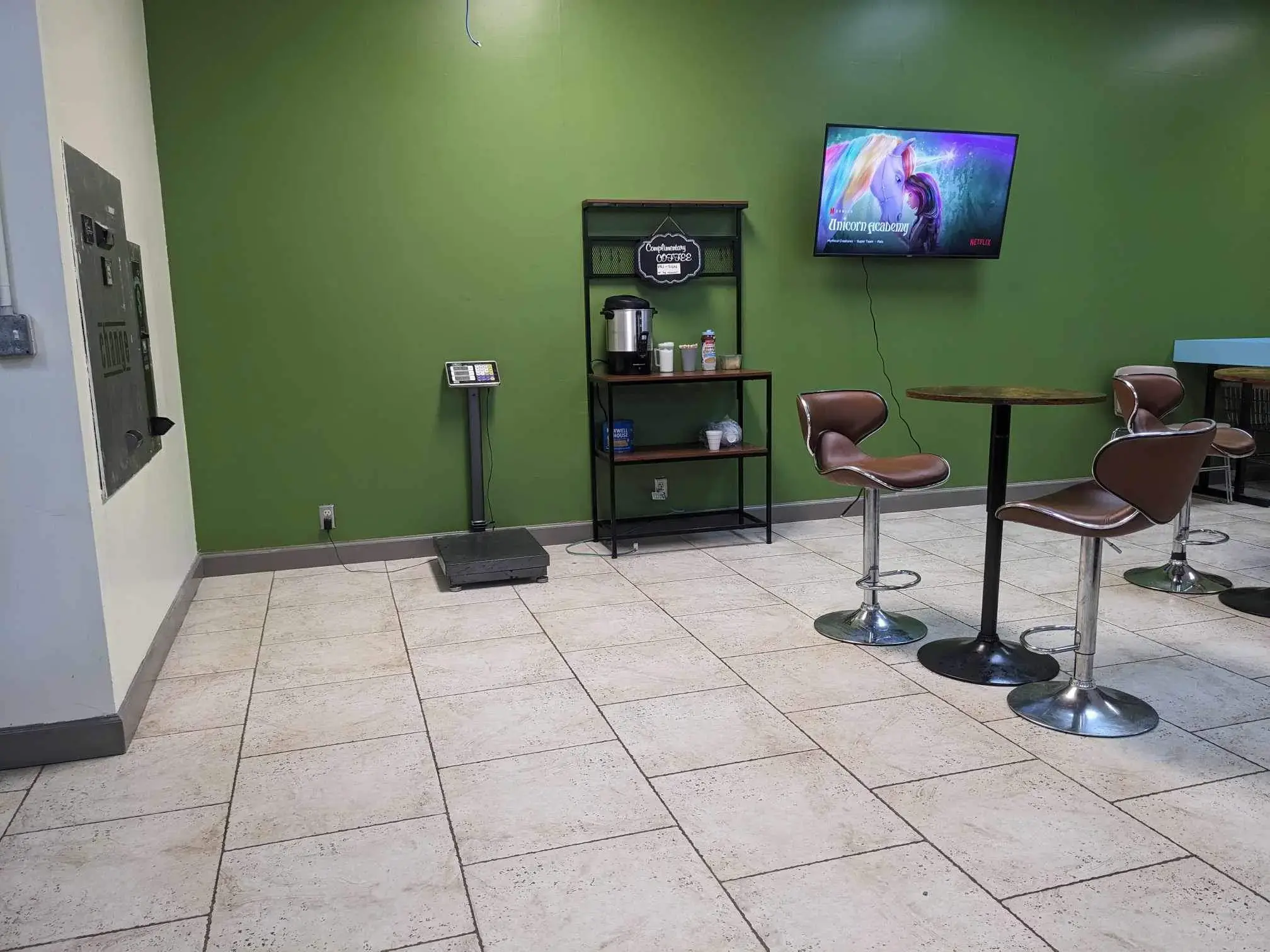 Quarters Coin Laundry thumbnail 18