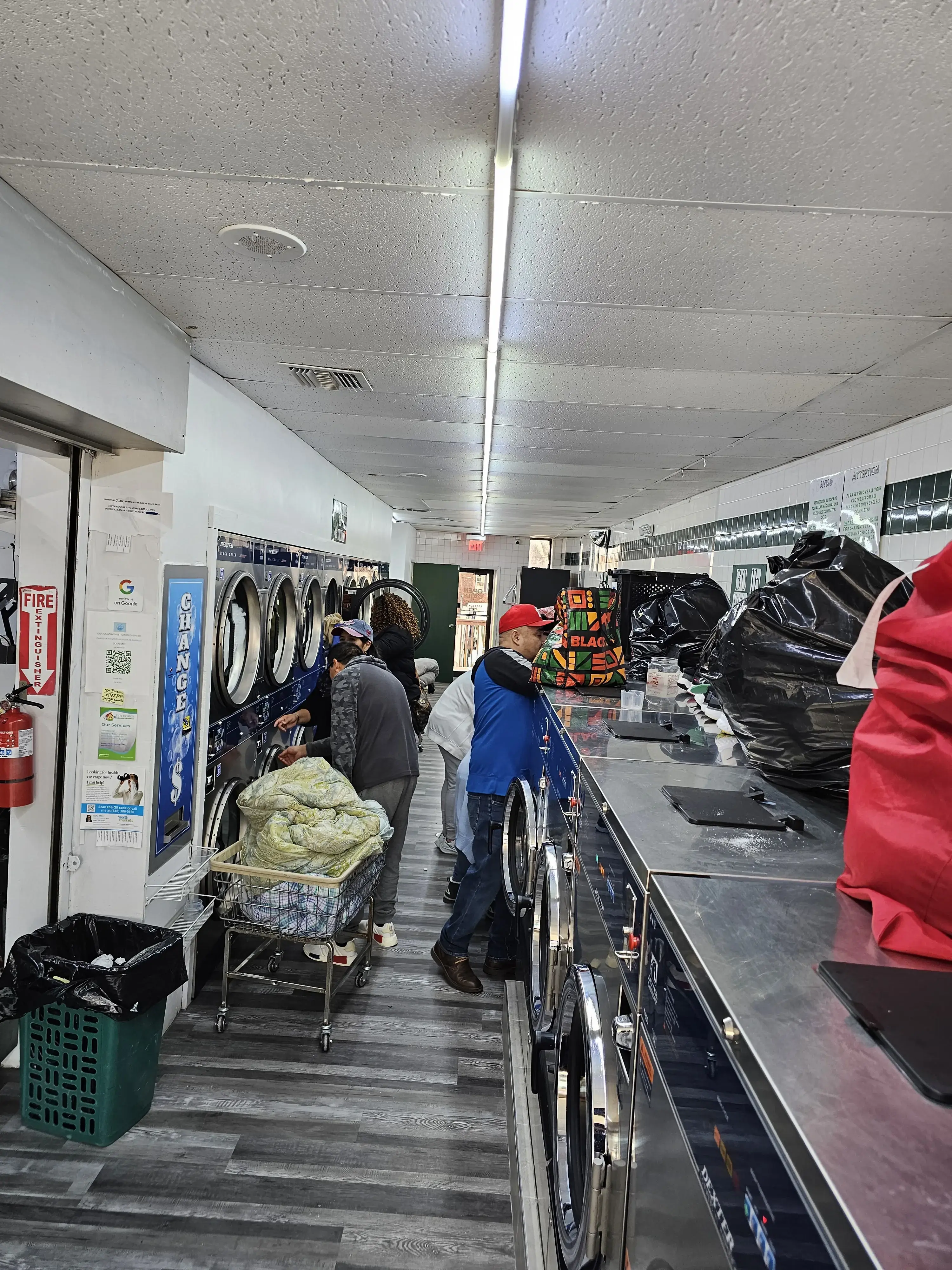 Queen Anne Laundromat - Image 7