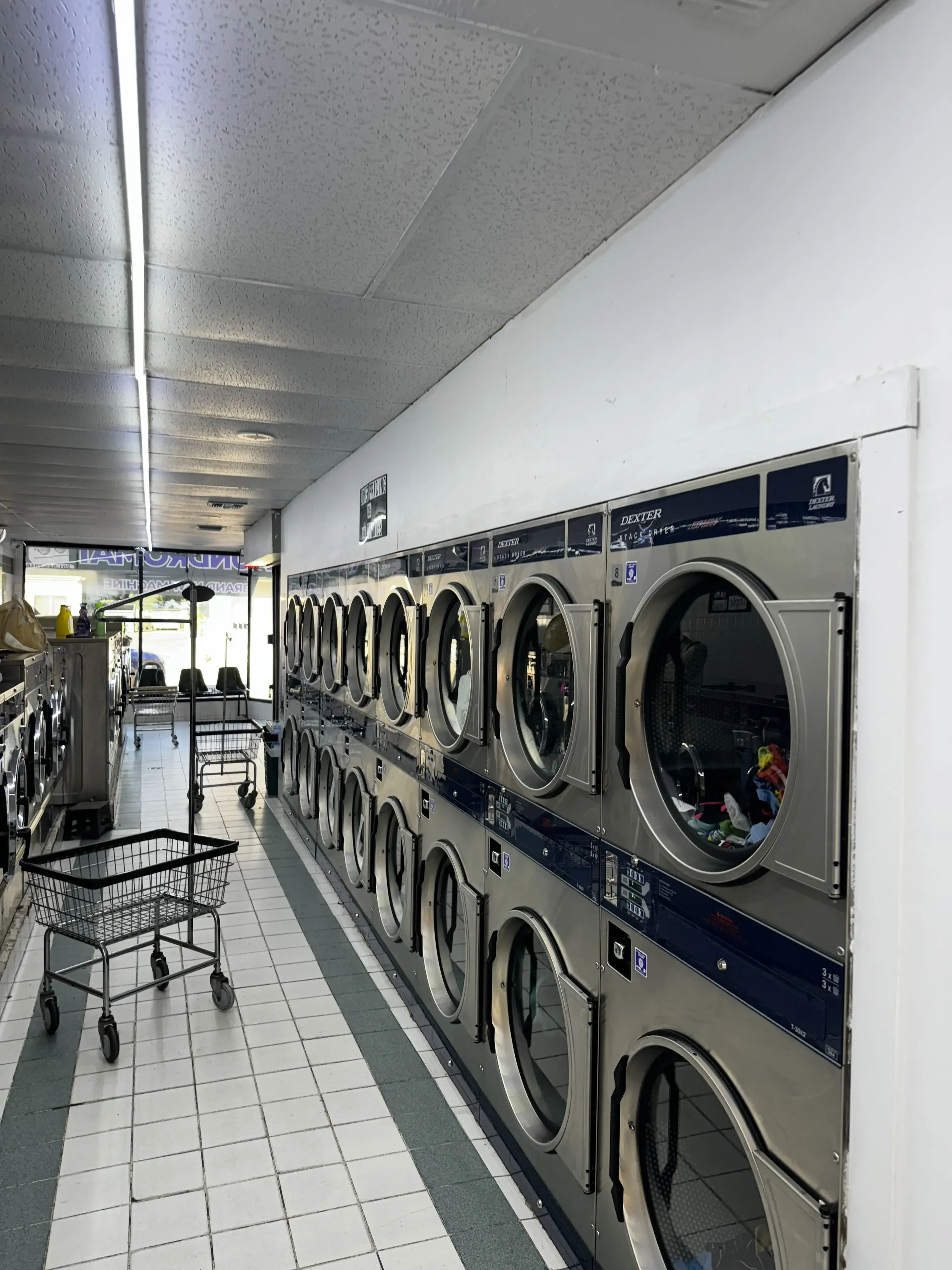 Queen Anne Laundromat - Image 3