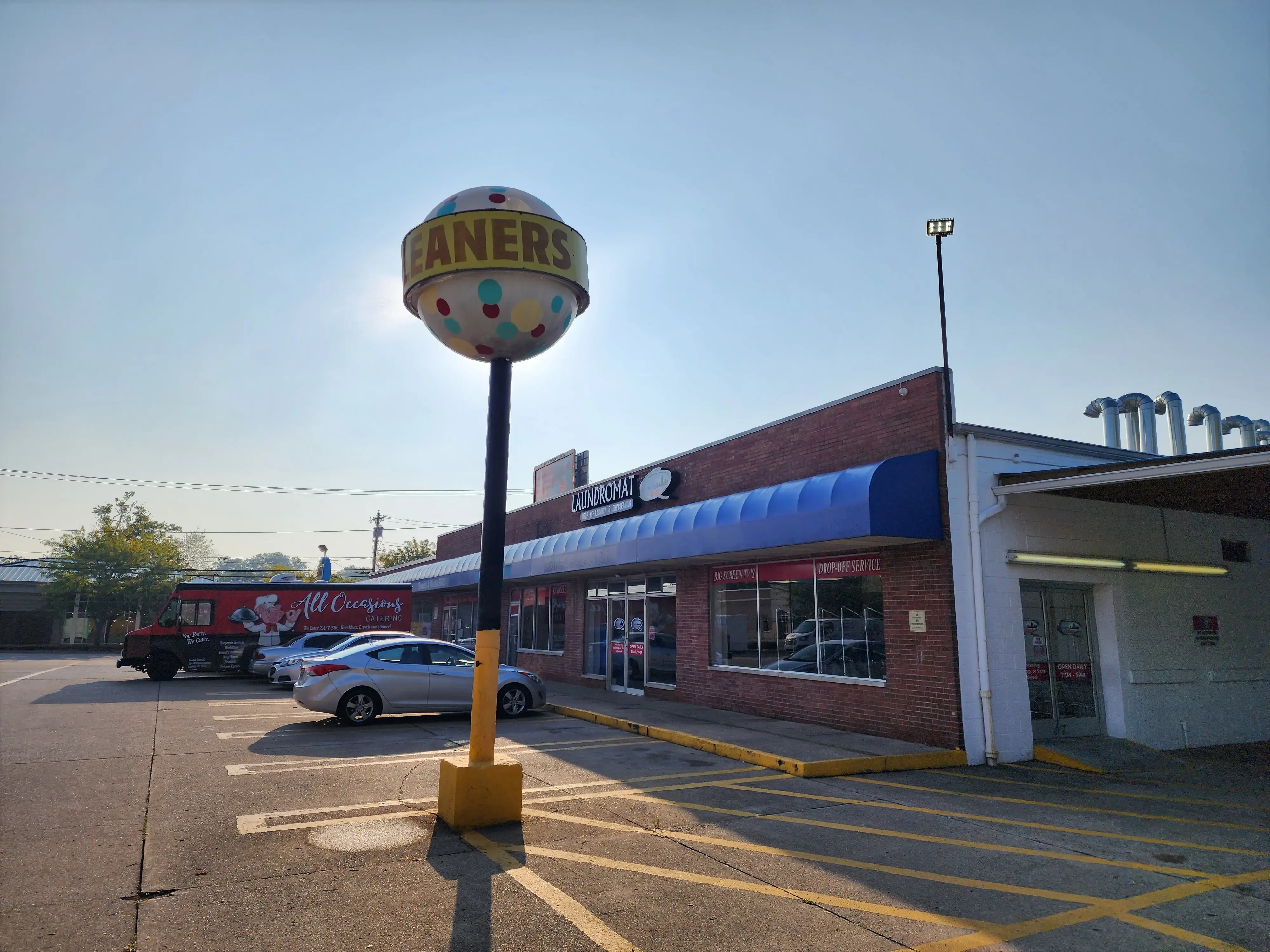 Queen City Laundry thumbnail 10