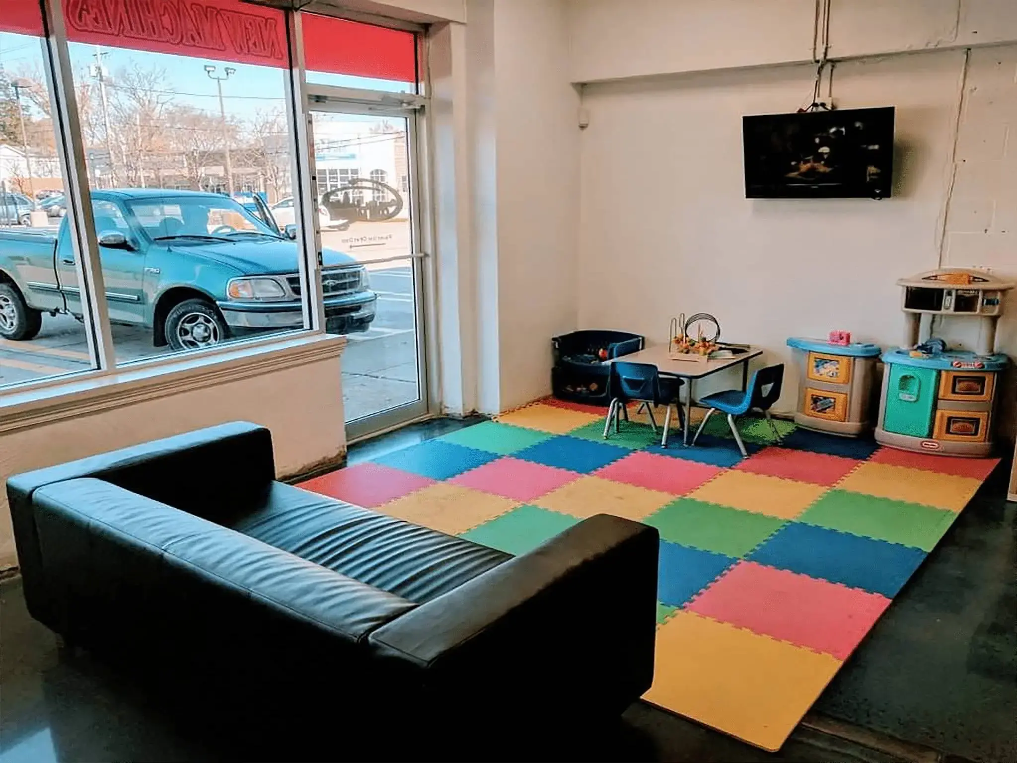 Queen City Laundry - Image 4