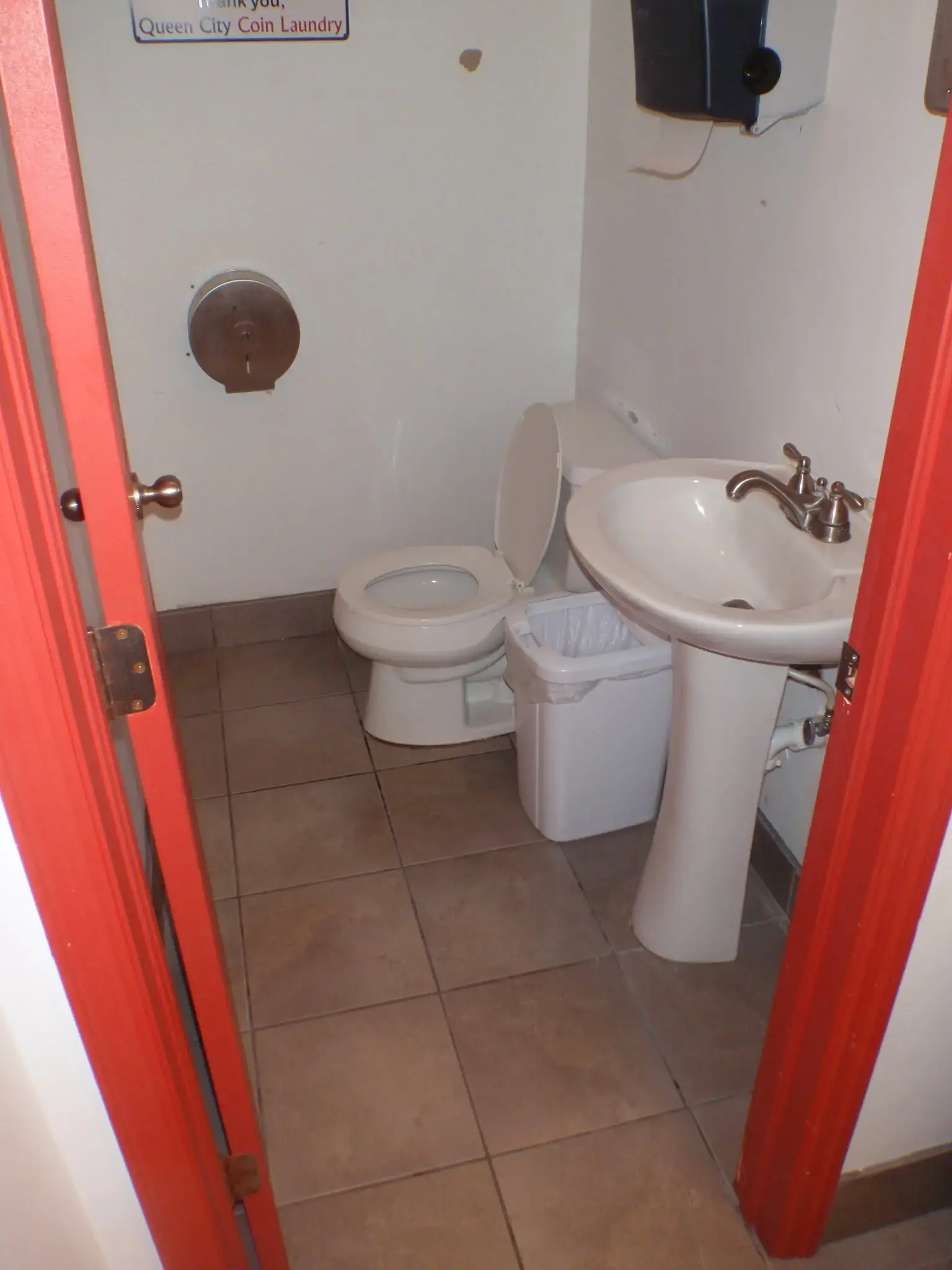 Queen City Laundry - Image 10