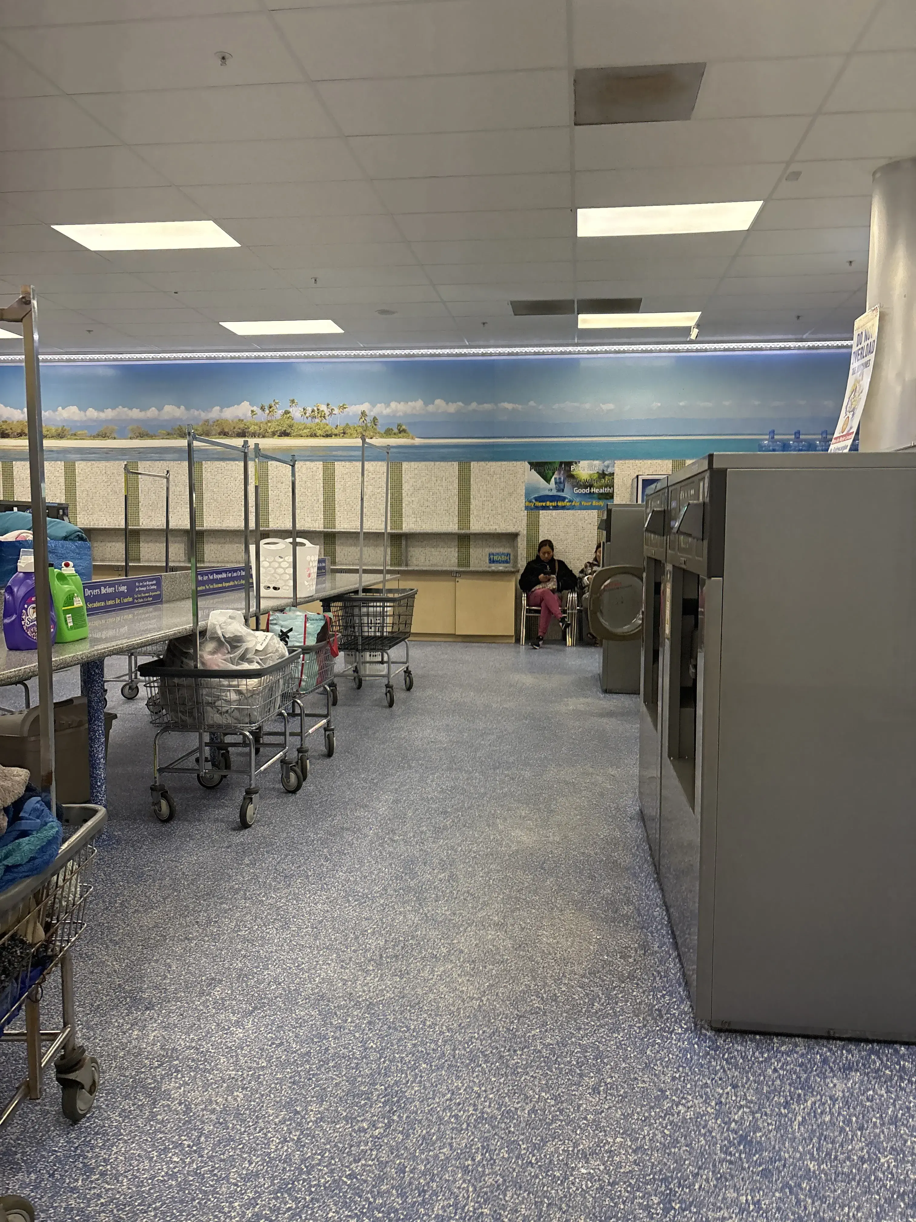 Queen Wash Laundry - Laundromat Oxnard. Drop Off. Fluff & Fold thumbnail 13