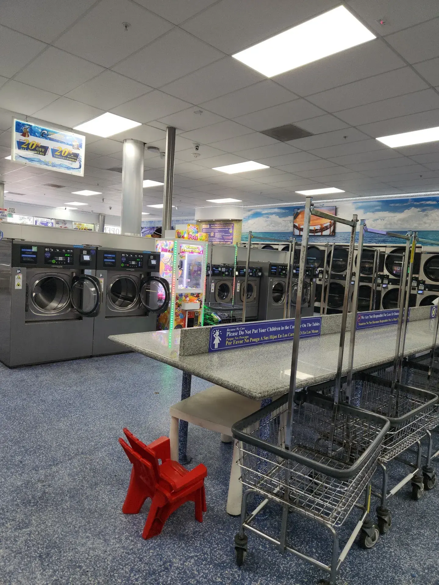 Queen Wash Laundry - Laundromat Oxnard. Drop Off. Fluff & Fold - Image 2
