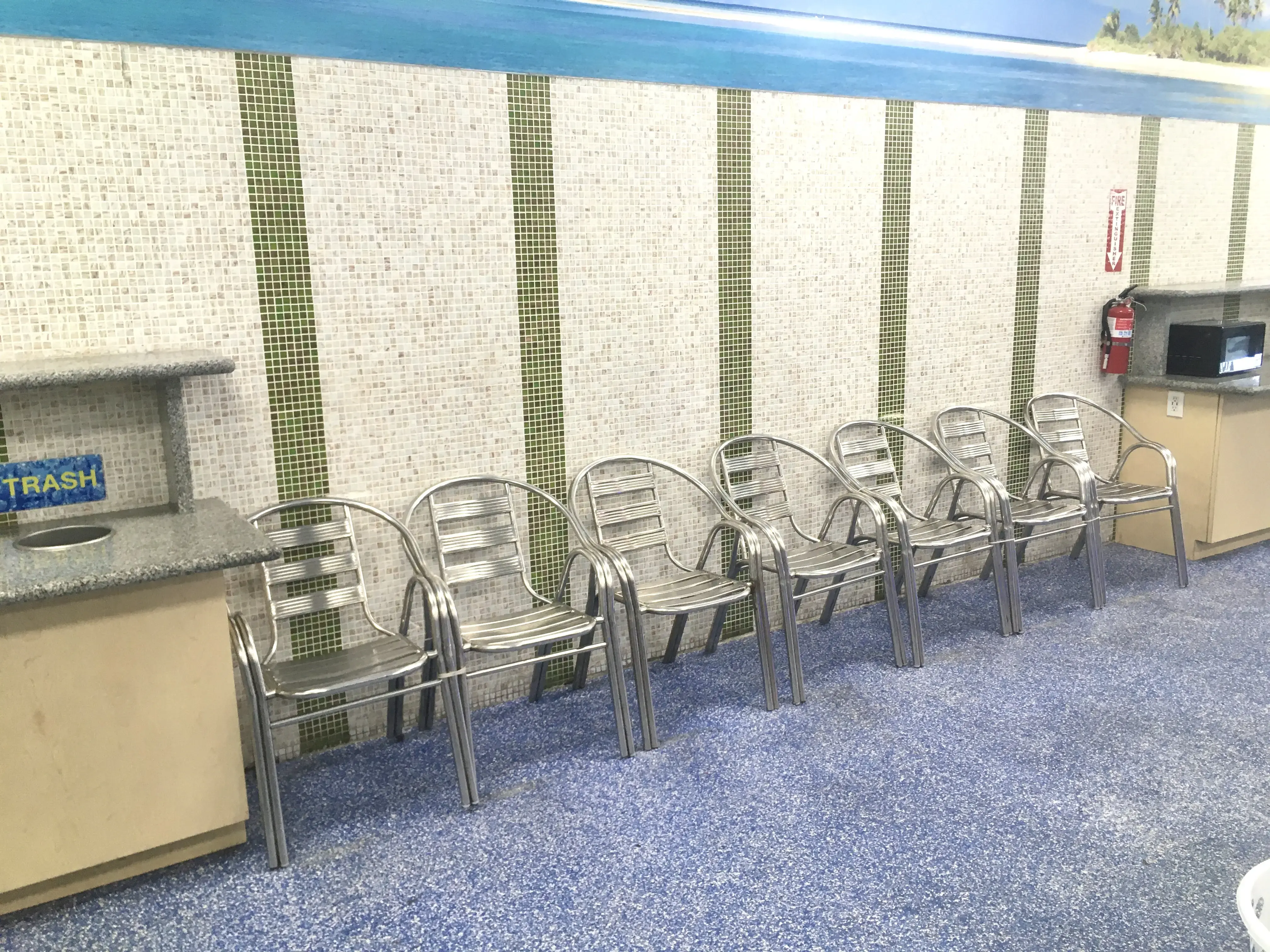 Queen Wash Laundry - Laundromat Oxnard. Drop Off. Fluff & Fold - Image 12