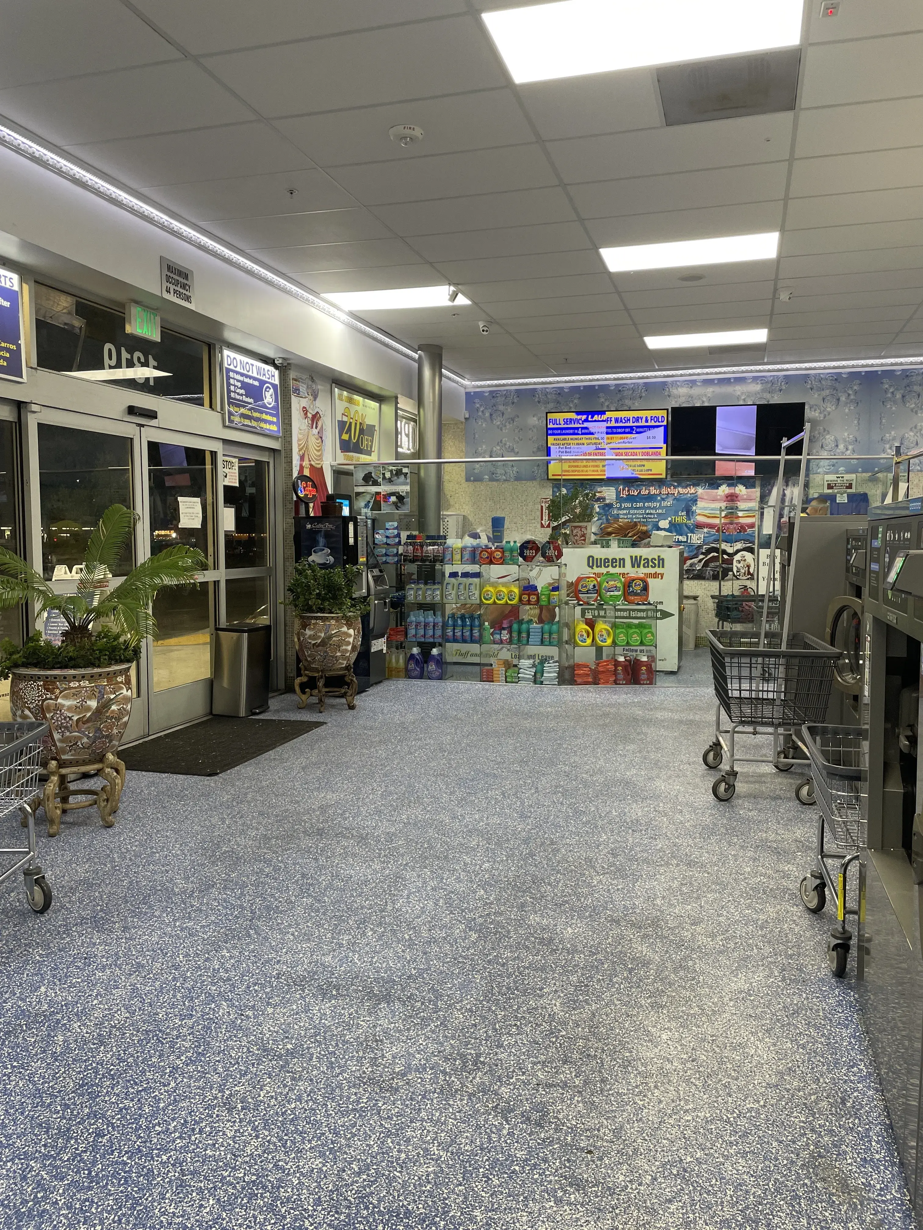 Queen Wash Laundry - Laundromat Oxnard. Drop Off. Fluff & Fold thumbnail 9