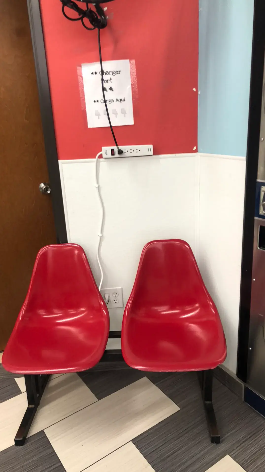 QUEEN Wash&Dry Coin Laundry - Image 11