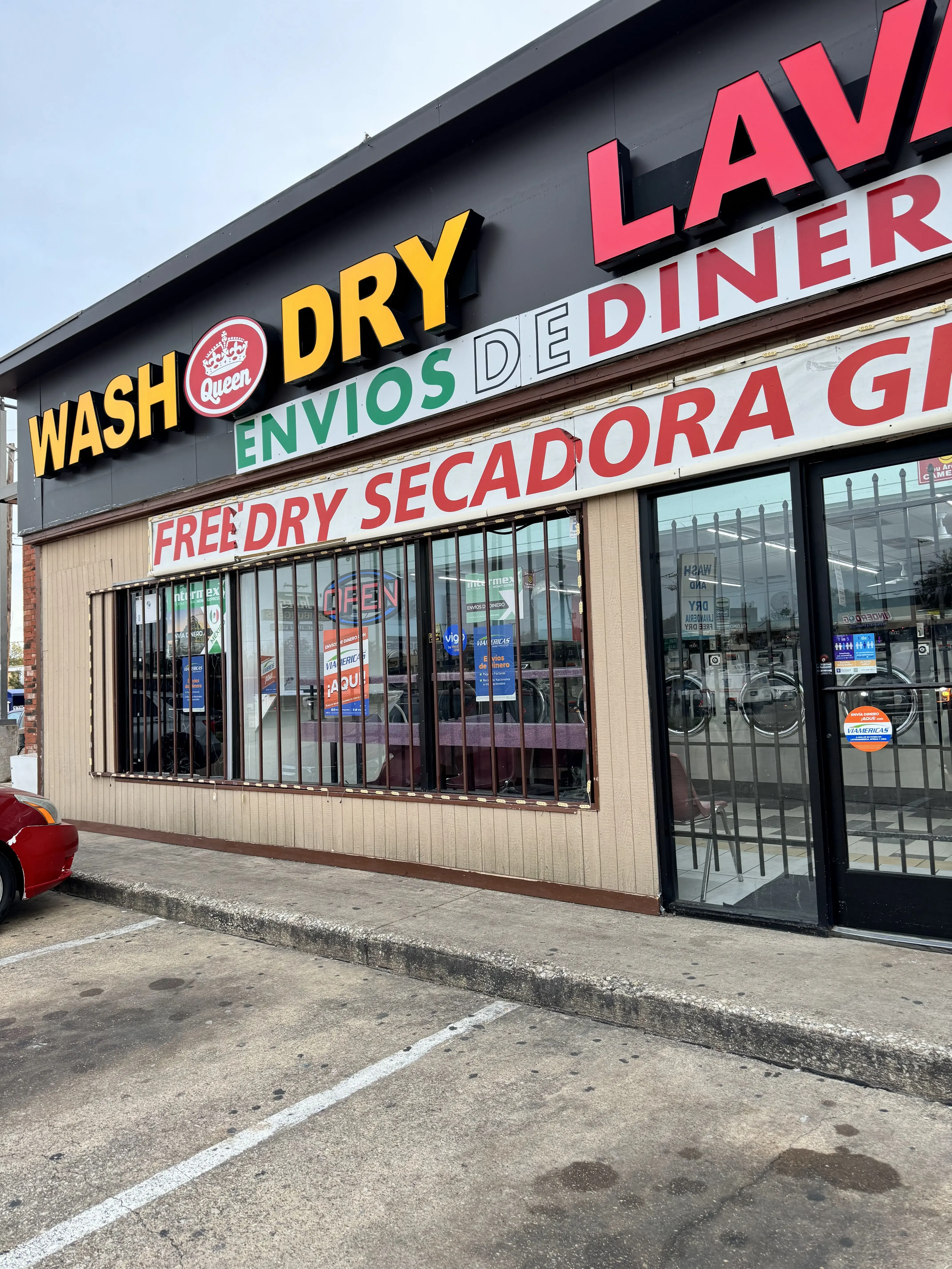 QUEEN Wash&Dry Coin Laundry - Image 18