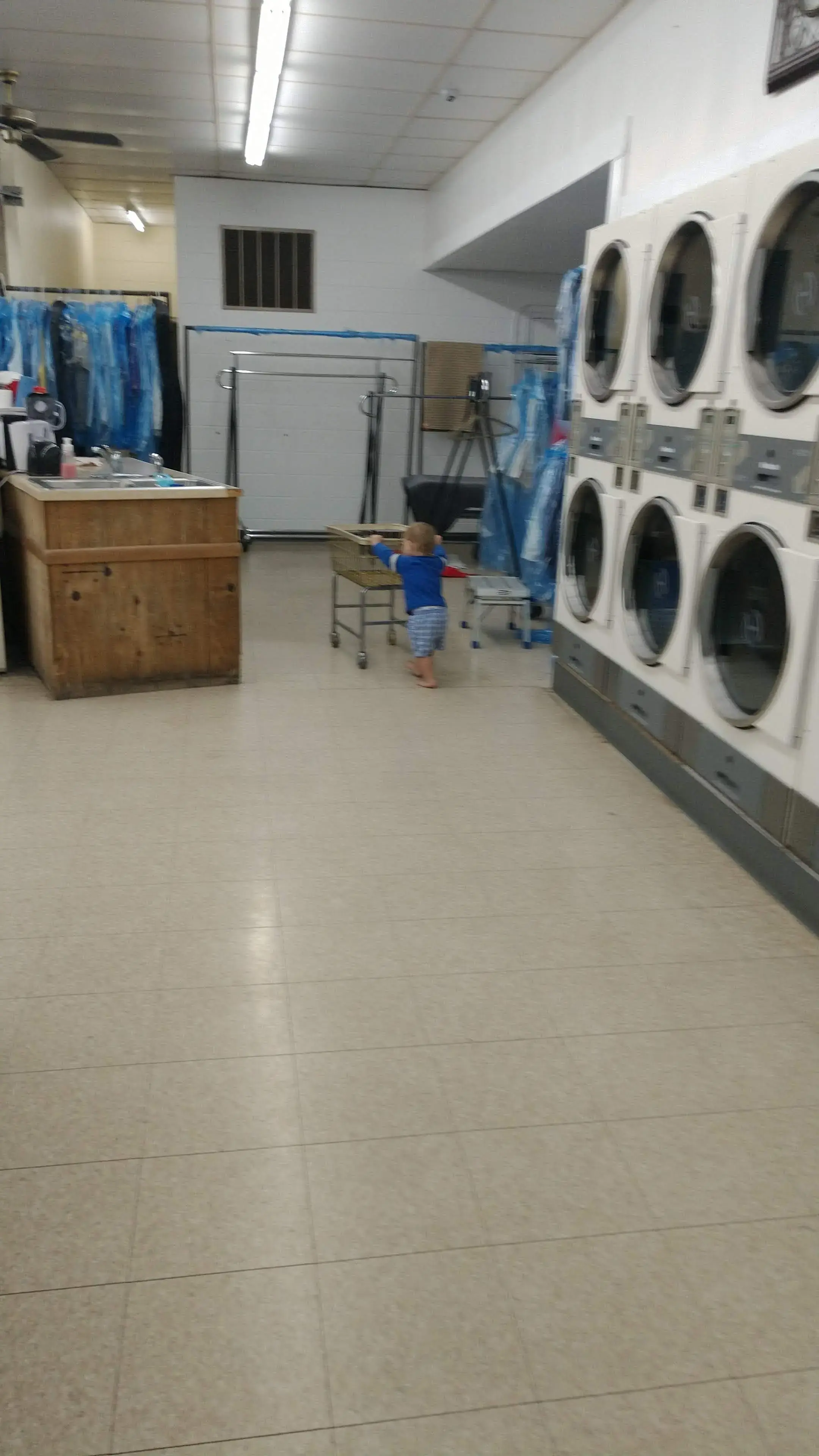 Queens Dry Cleaners & Laundromats - Image 11