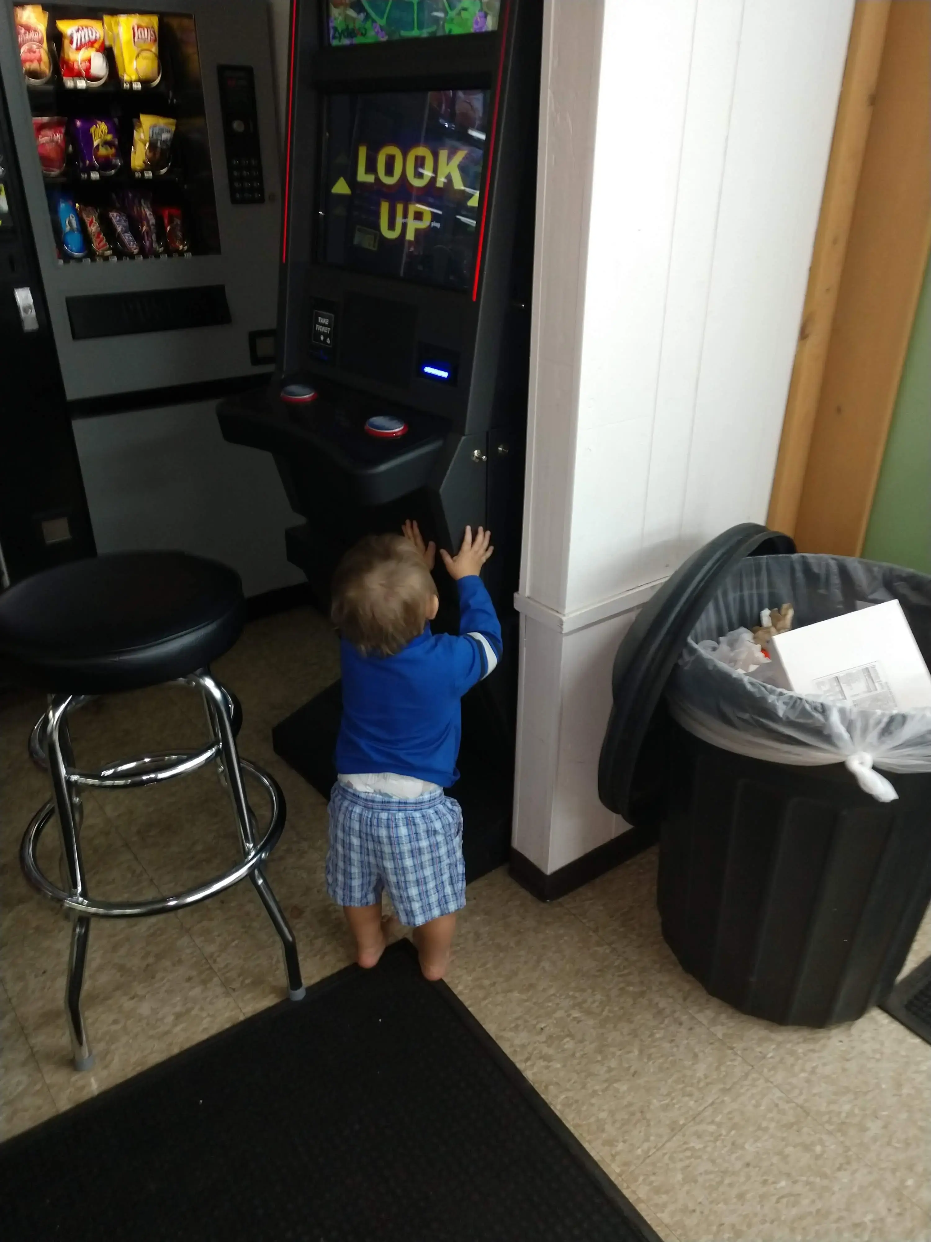 Queens Dry Cleaners & Laundromats - Image 9