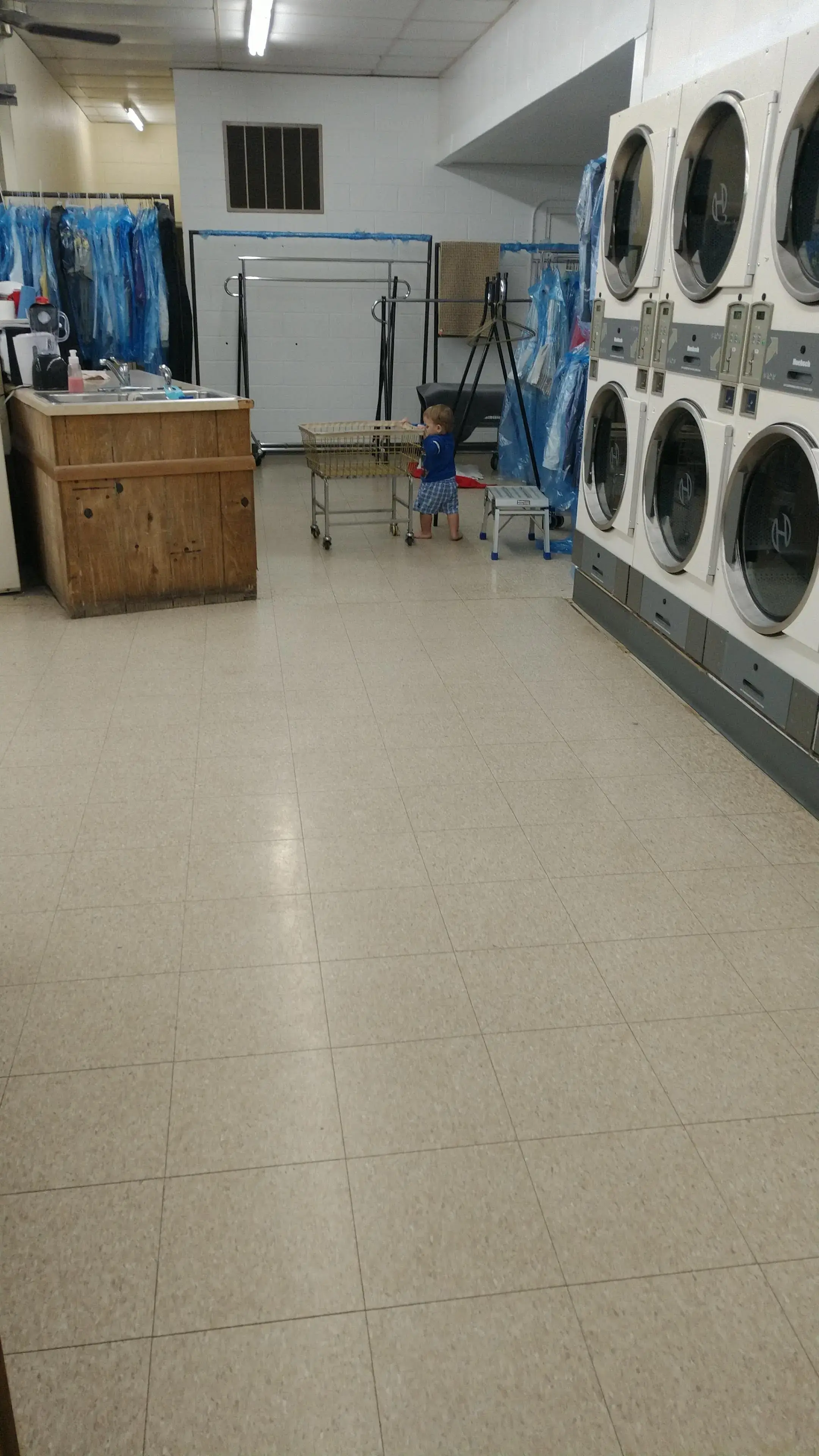 Queens Dry Cleaners & Laundromats thumbnail 5