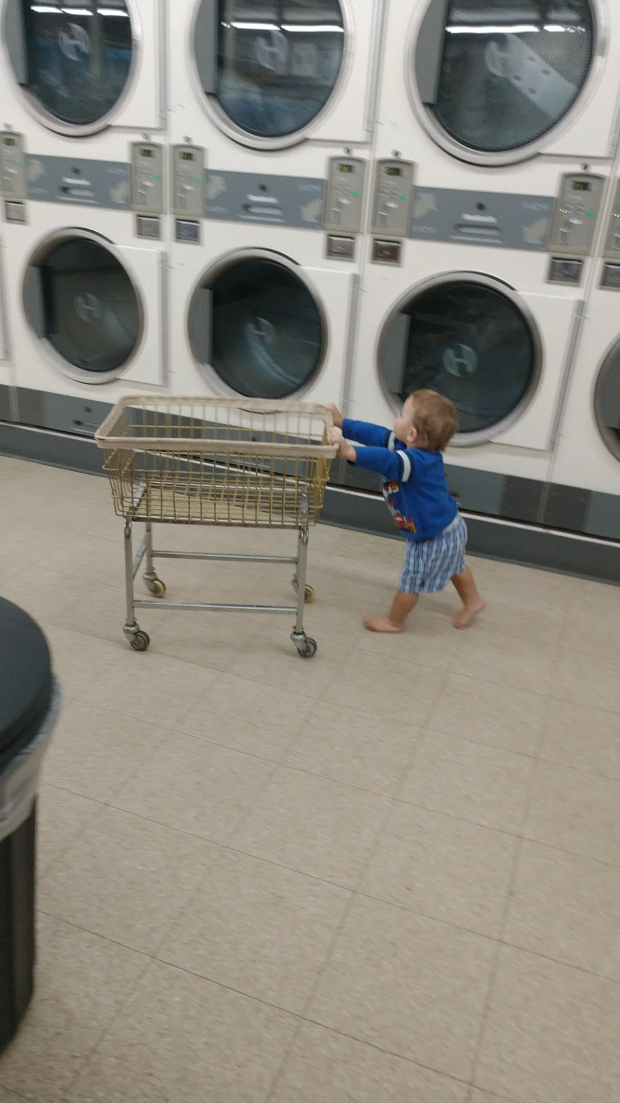 Queens Dry Cleaners & Laundromats thumbnail 10