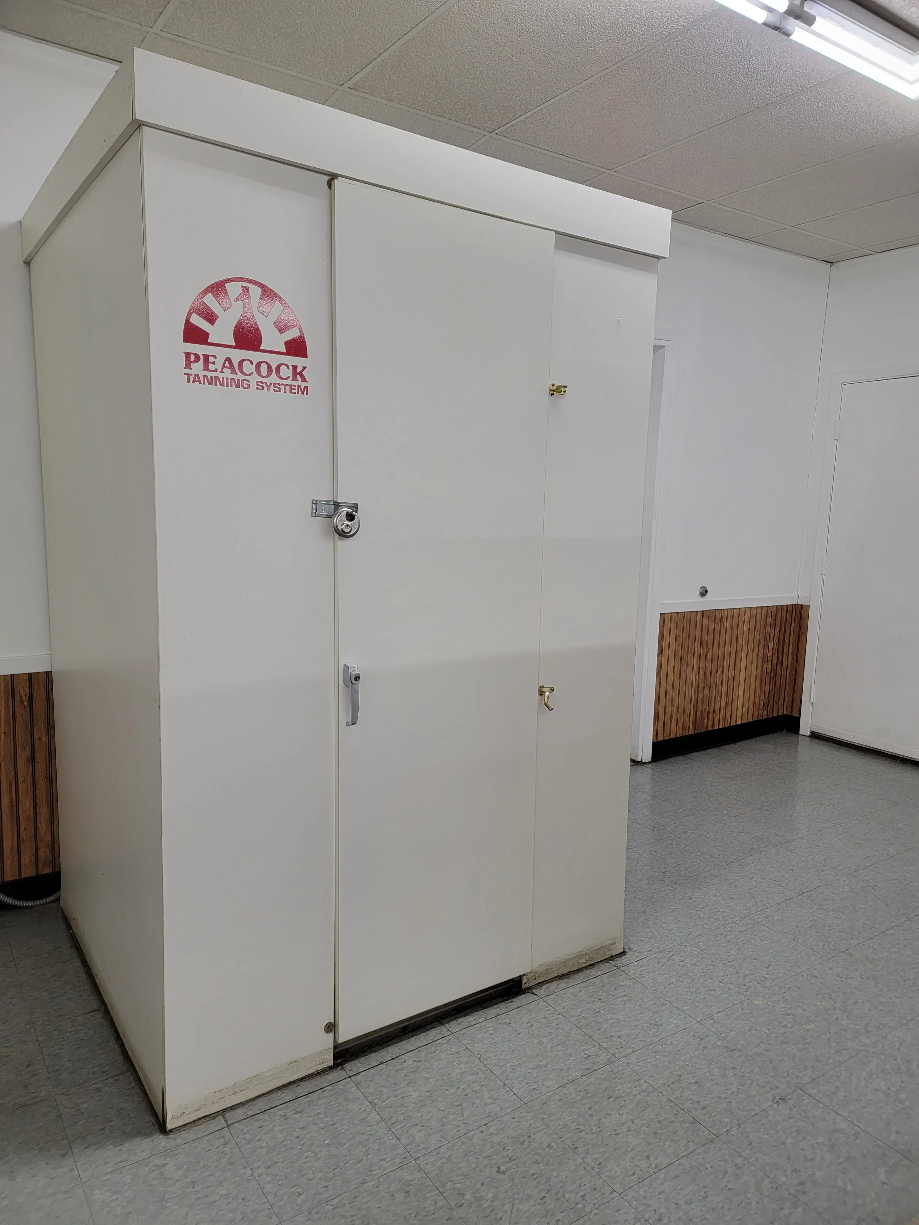 Queens Laundromat - Image 6
