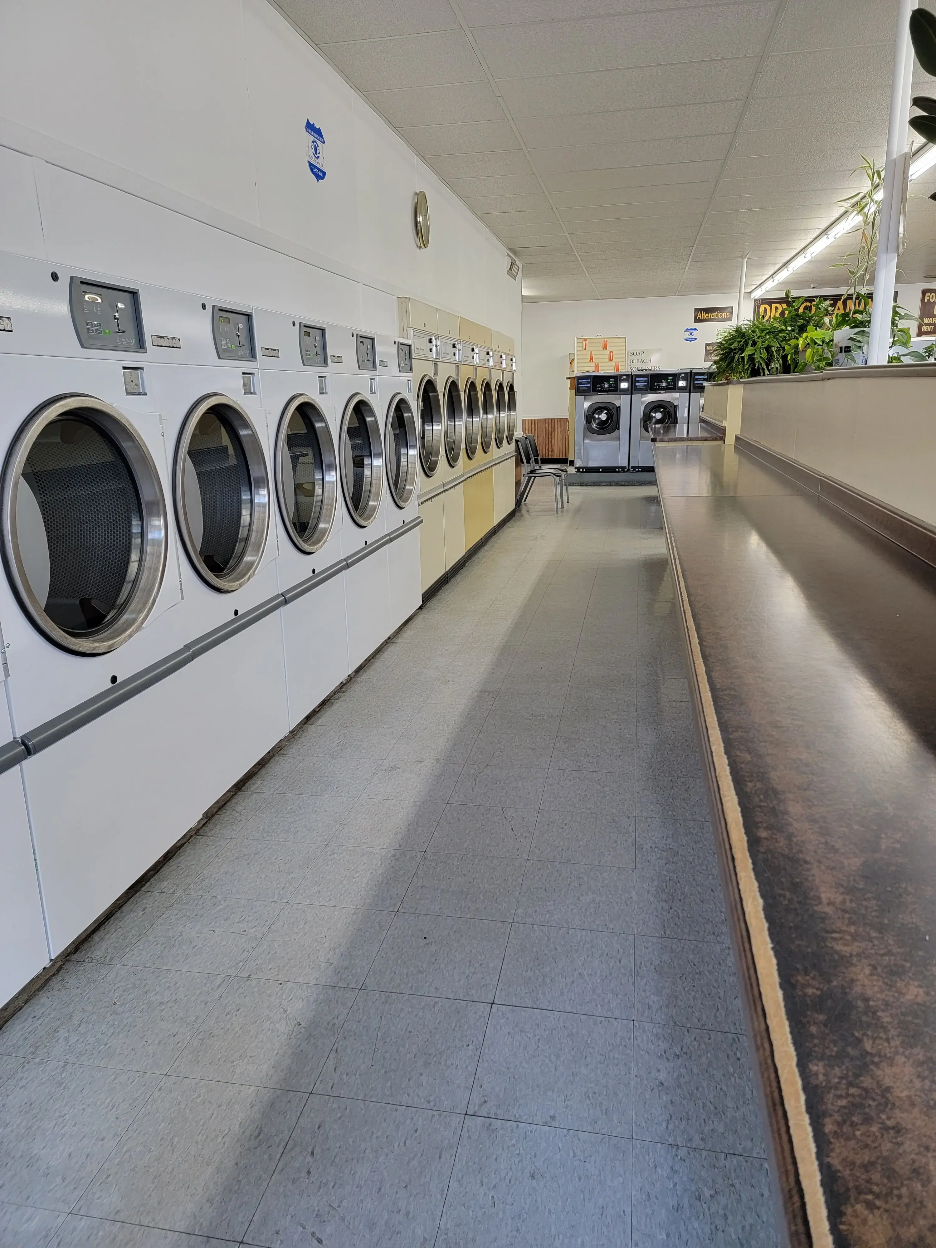 Queens Laundromat thumbnail 2
