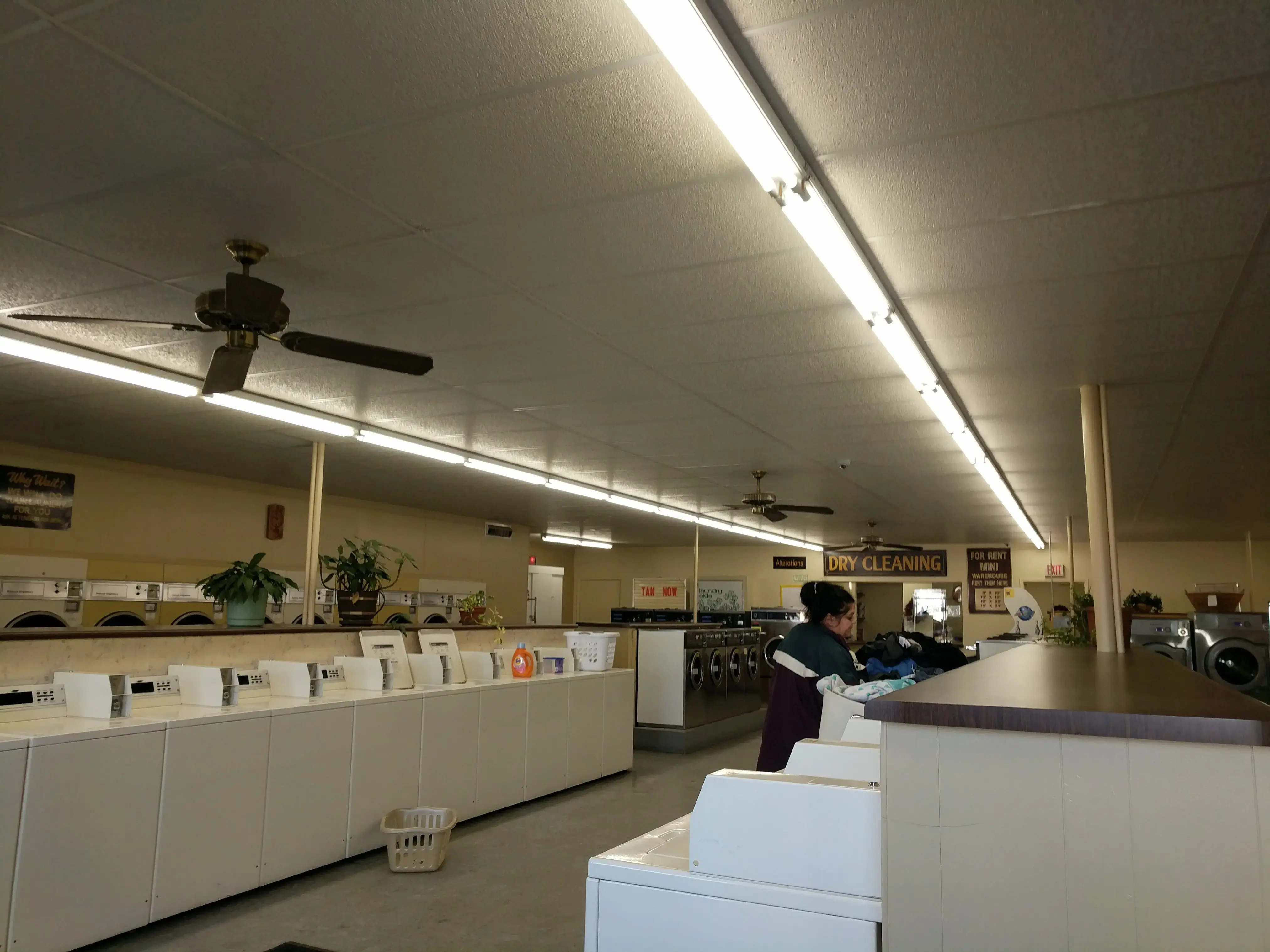 Queens Laundromat thumbnail 3