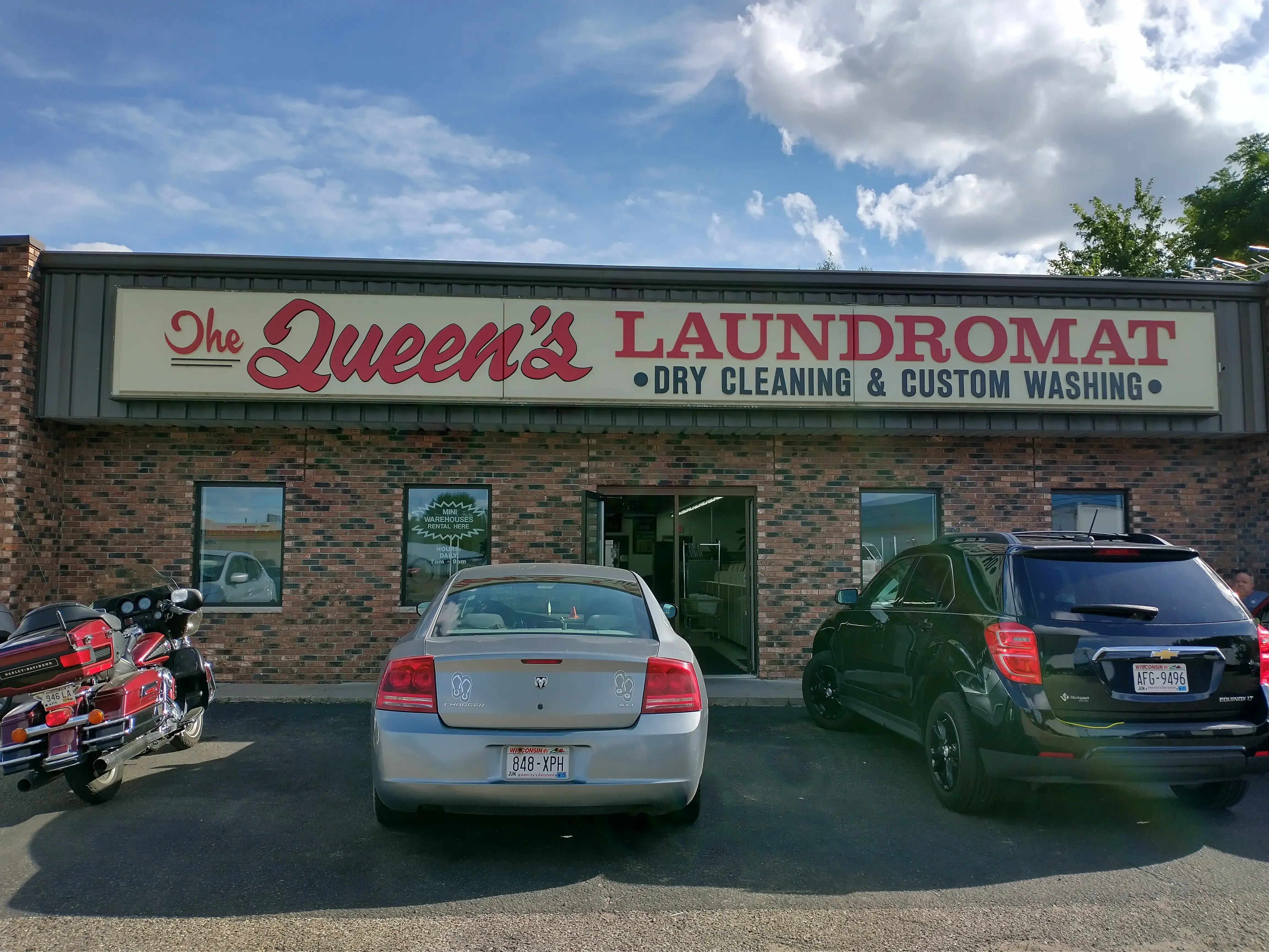 Queens Laundromat - Image 13