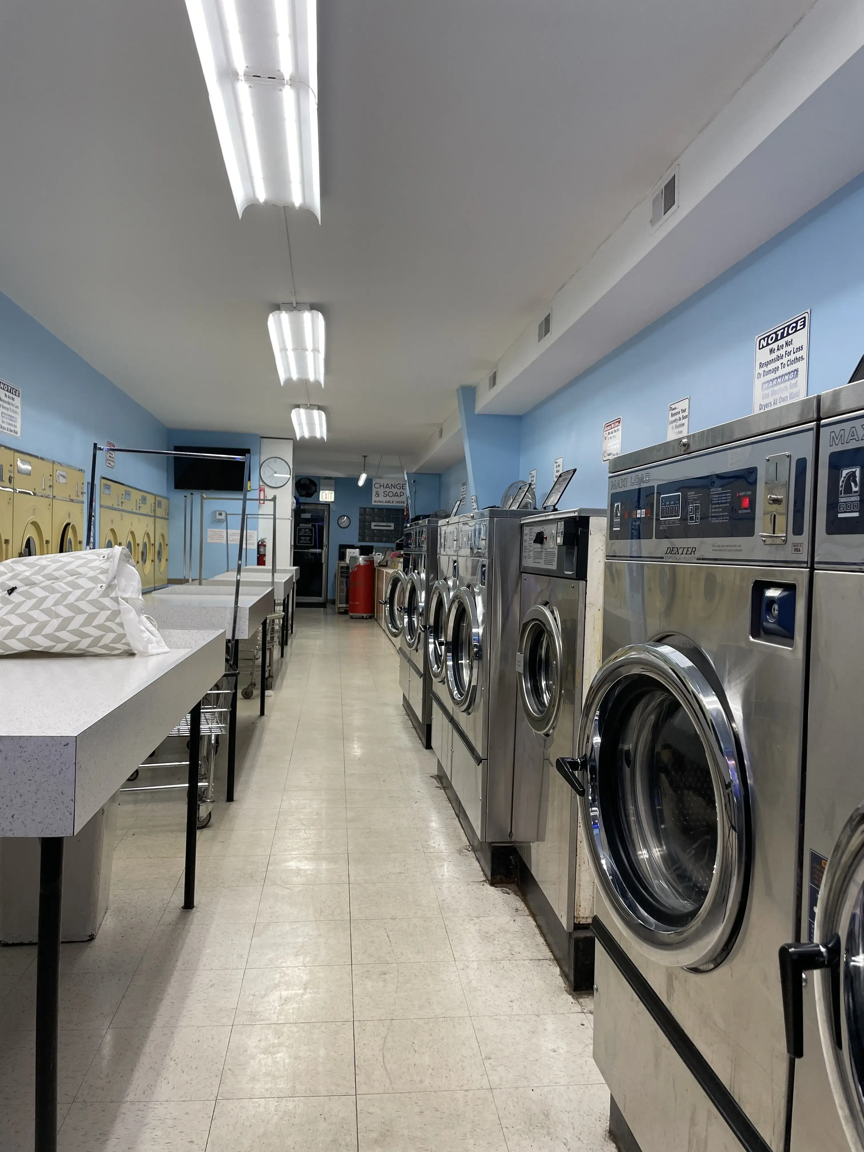 Quick clean coin laundry - Image 15