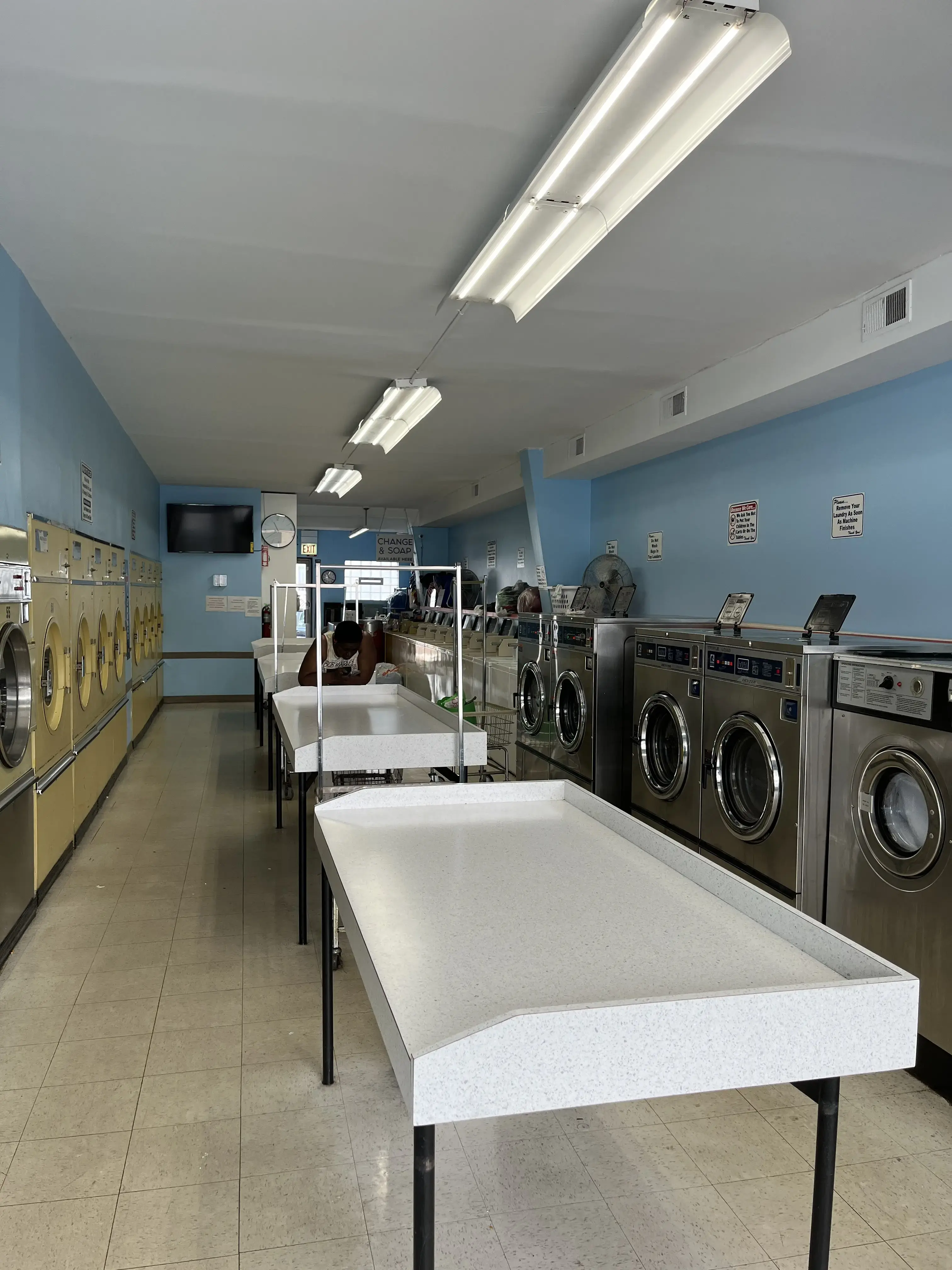 Quick clean coin laundry thumbnail 14
