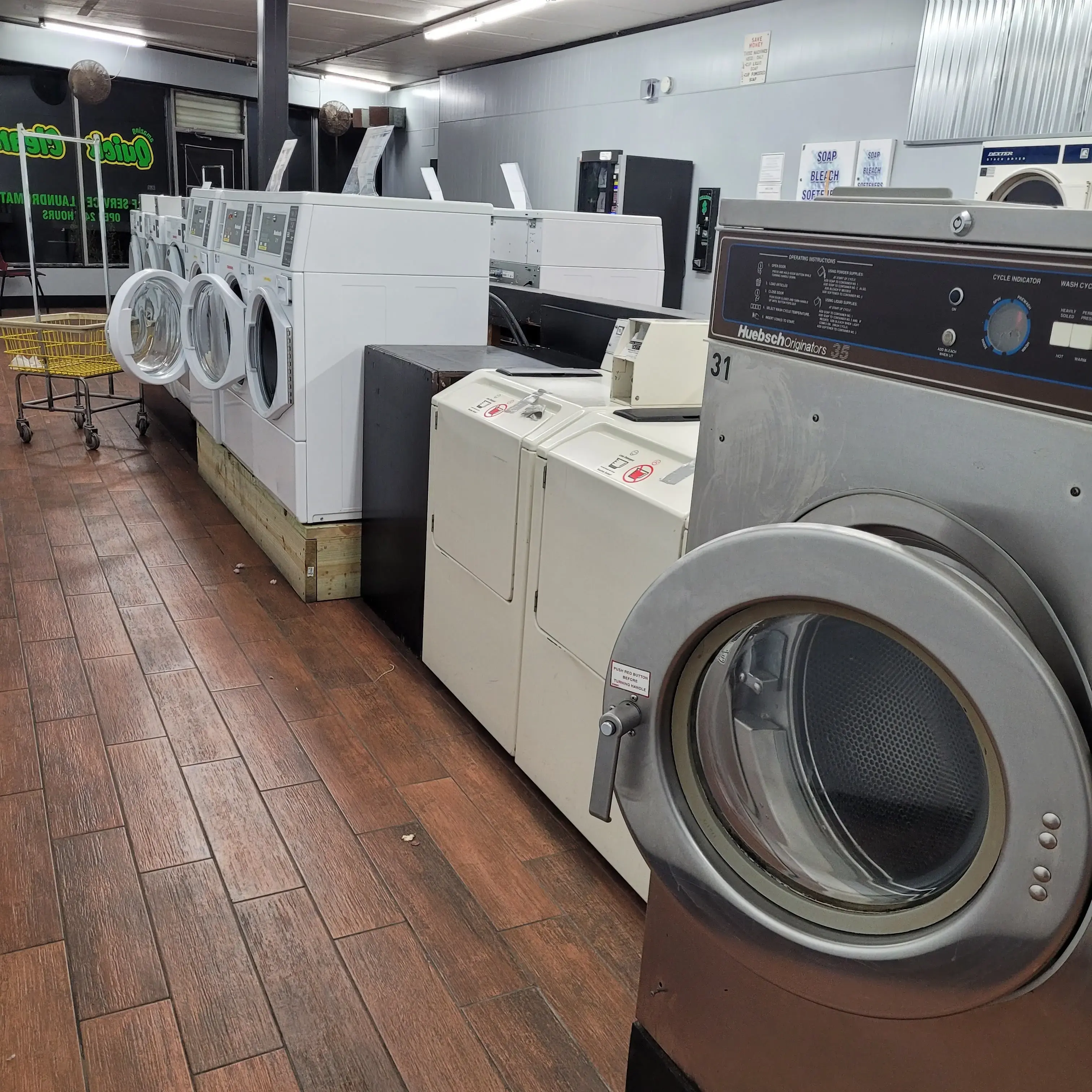 Quick Clean Laundry- Menasha location