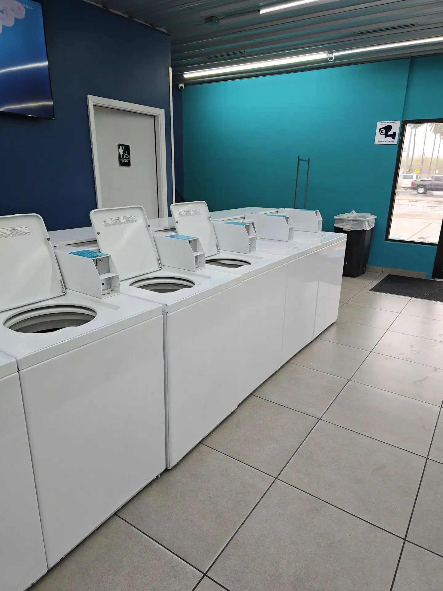 Quick Spin Laundromat - Image 14