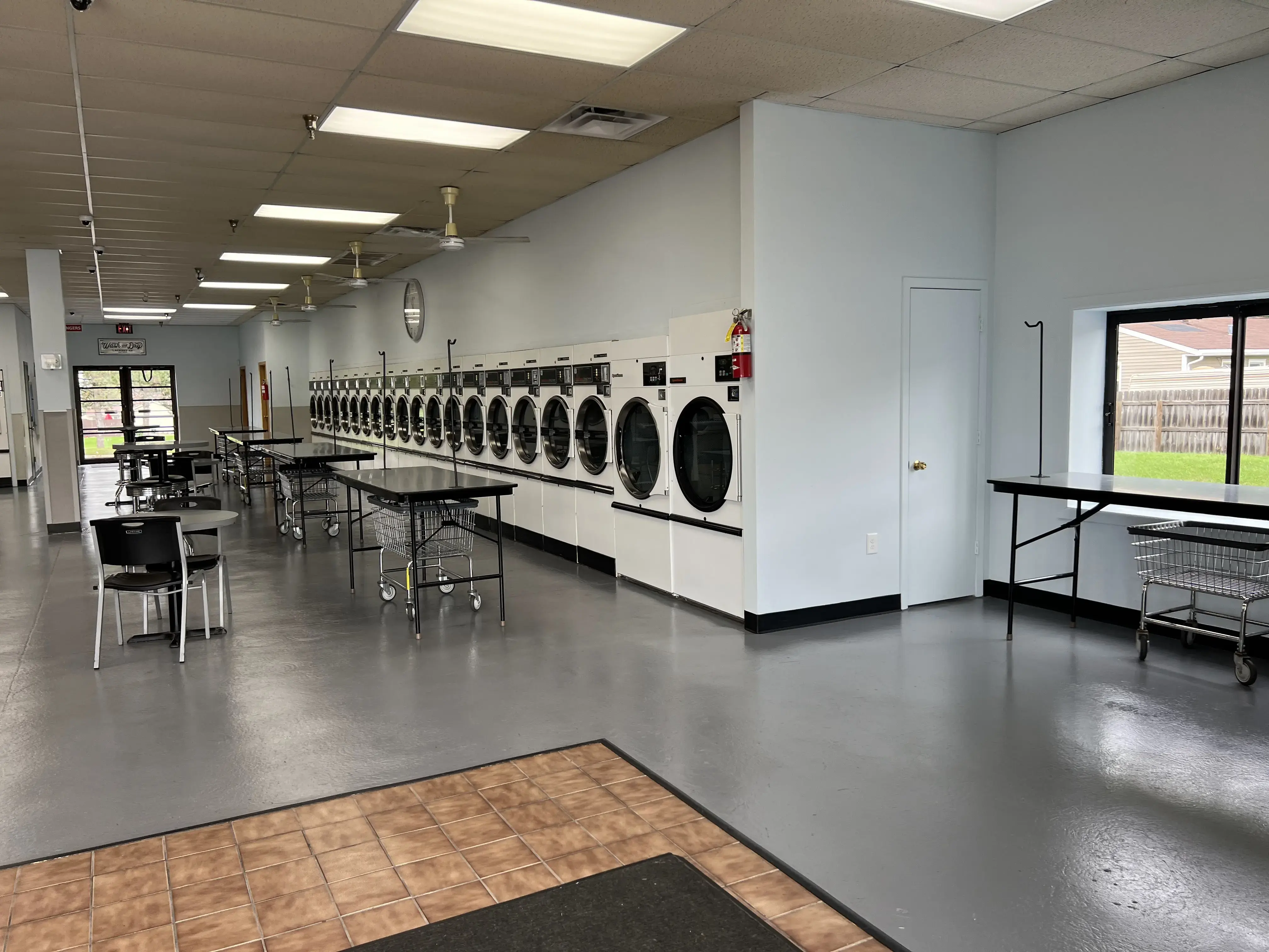Quick Wash Coin Laundry Iowa thumbnail 17