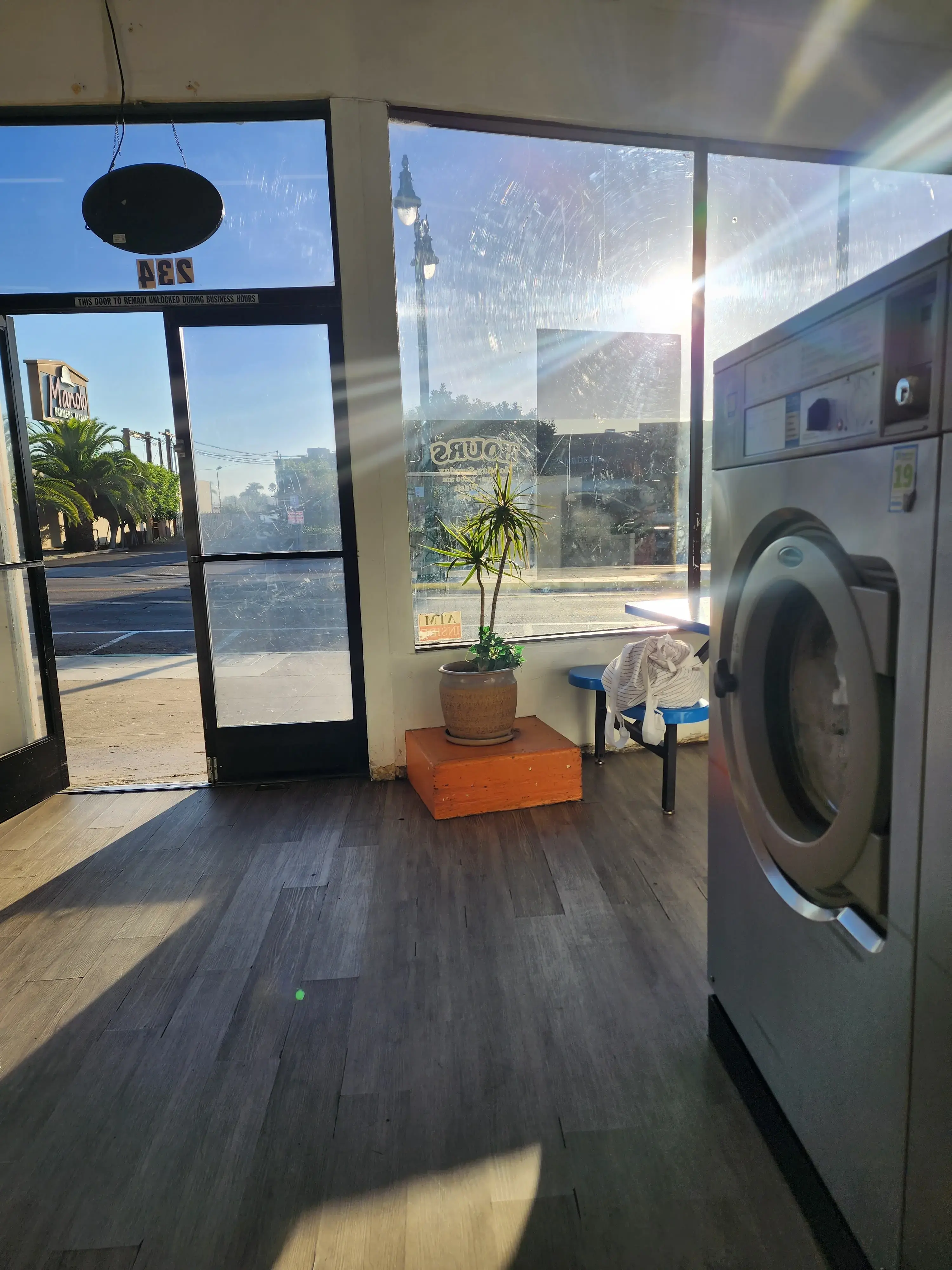 Quick Wash Coin Laundry thumbnail 5