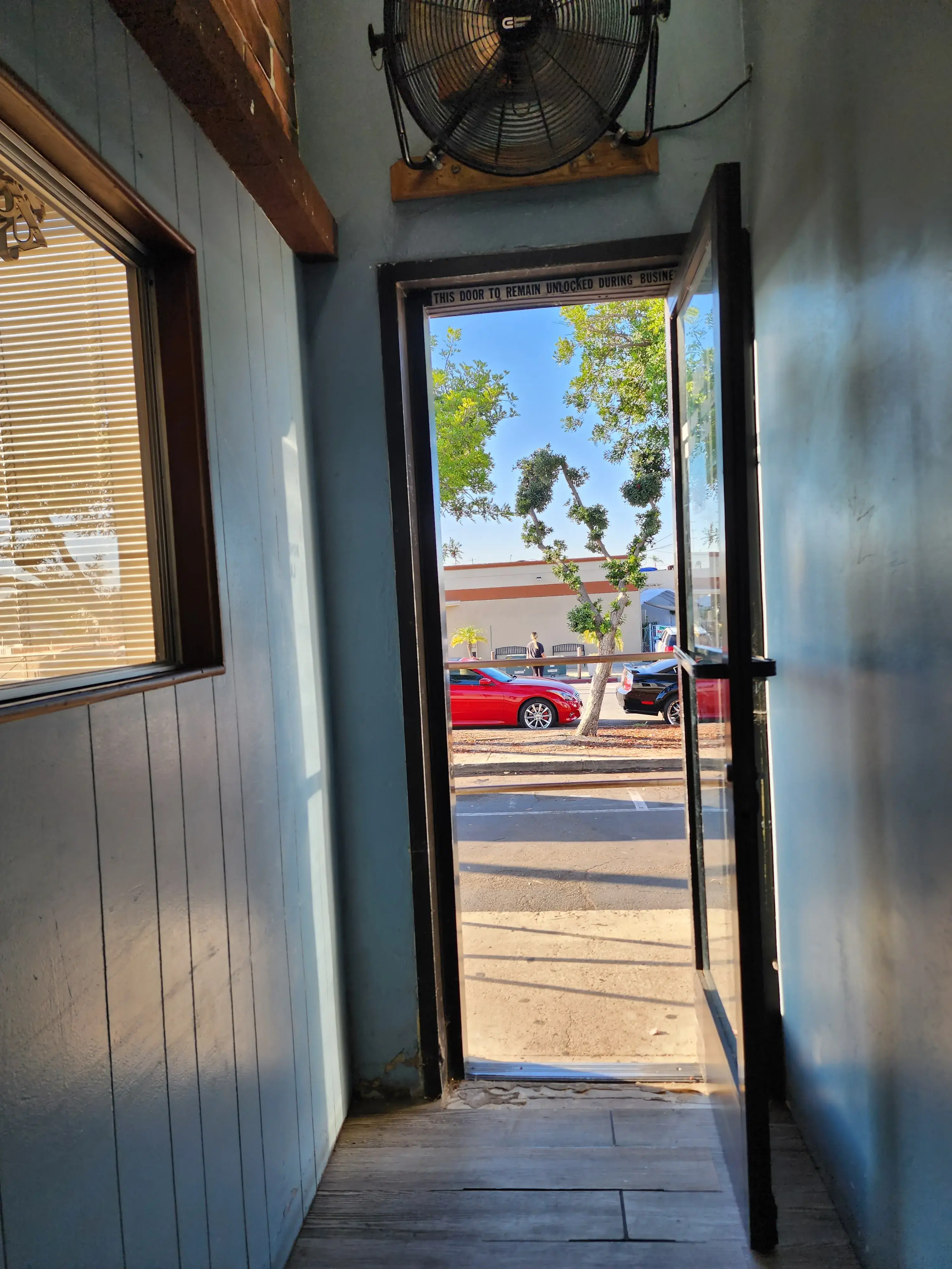 Quick Wash Coin Laundry - Image 18