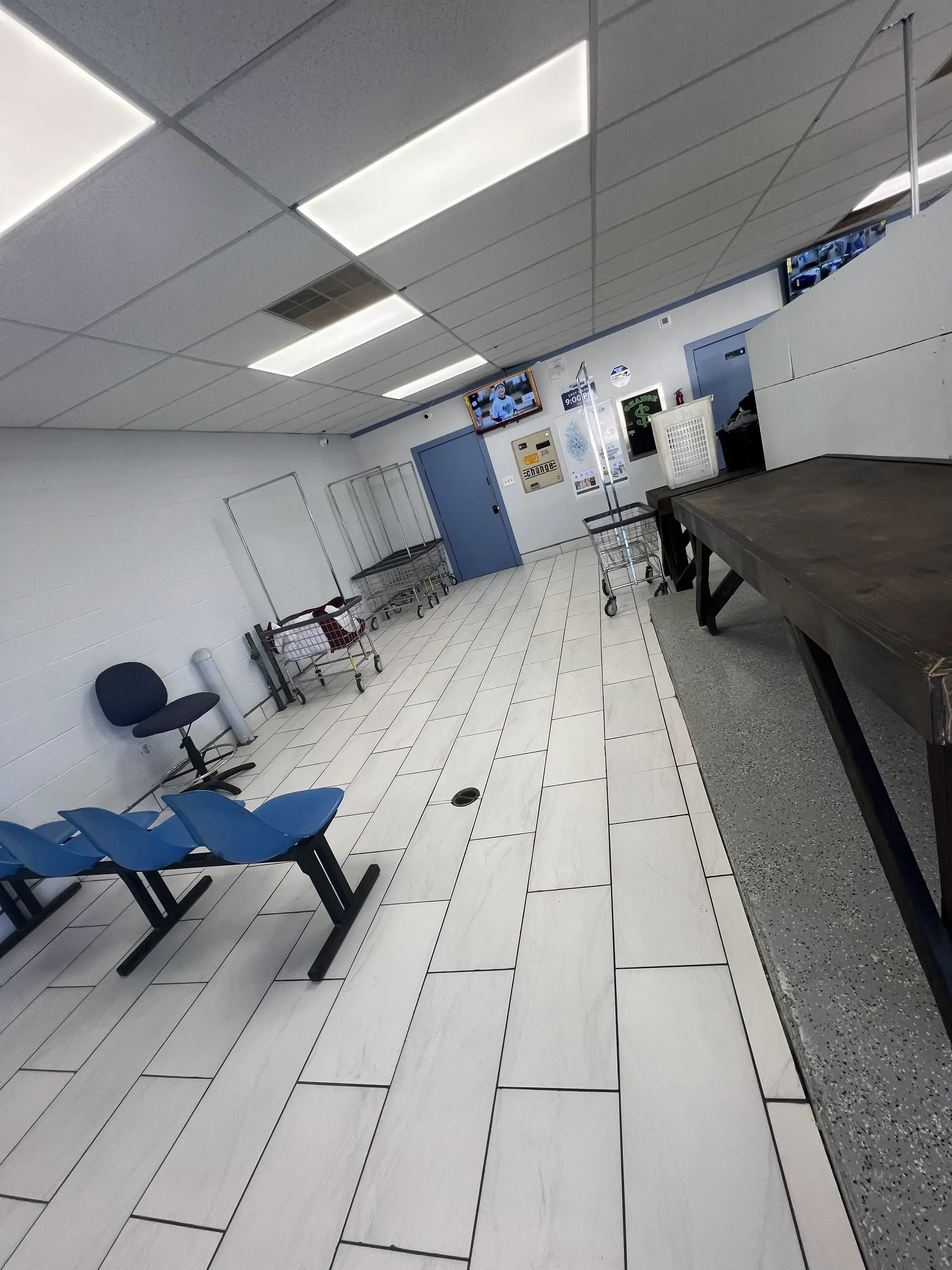 Quick Wash Laundromat - Image 10