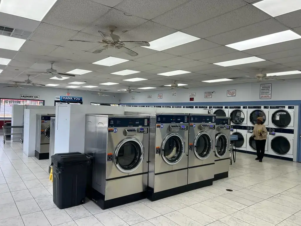 Quick Wash Laundromat - Image 2