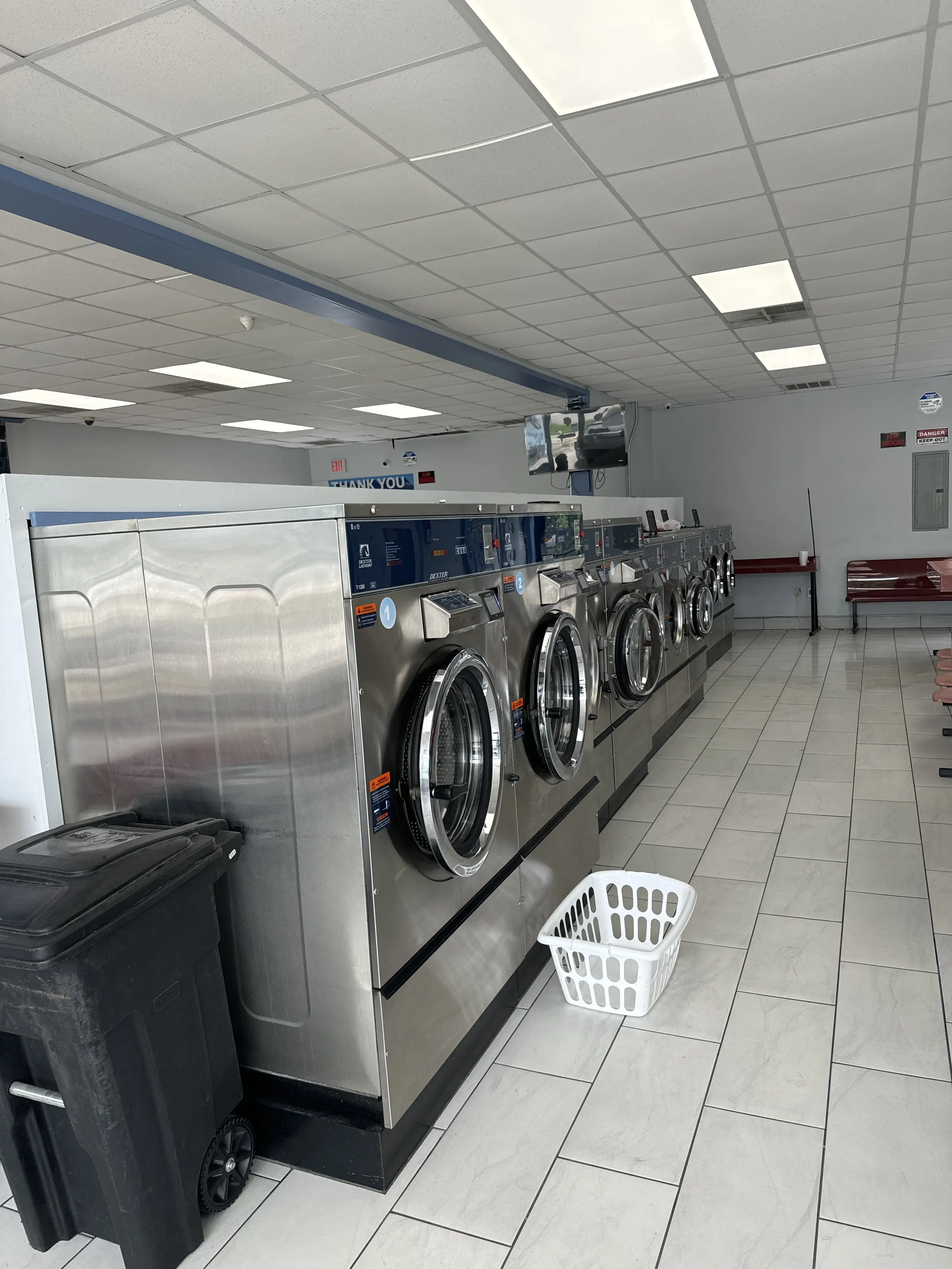 Quick Wash Laundromat - Image 4