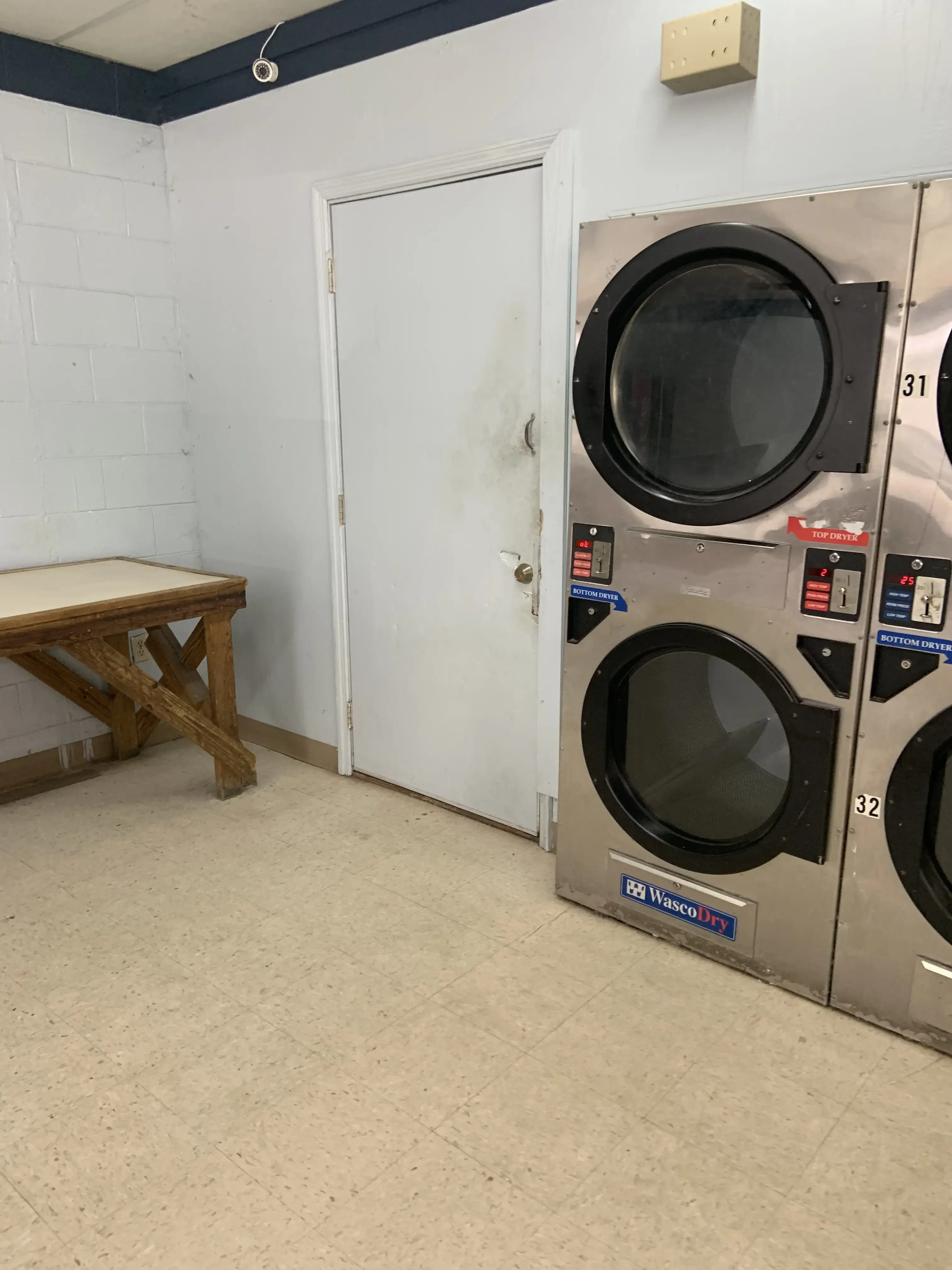 Quick Wash Laundromat - Image 9