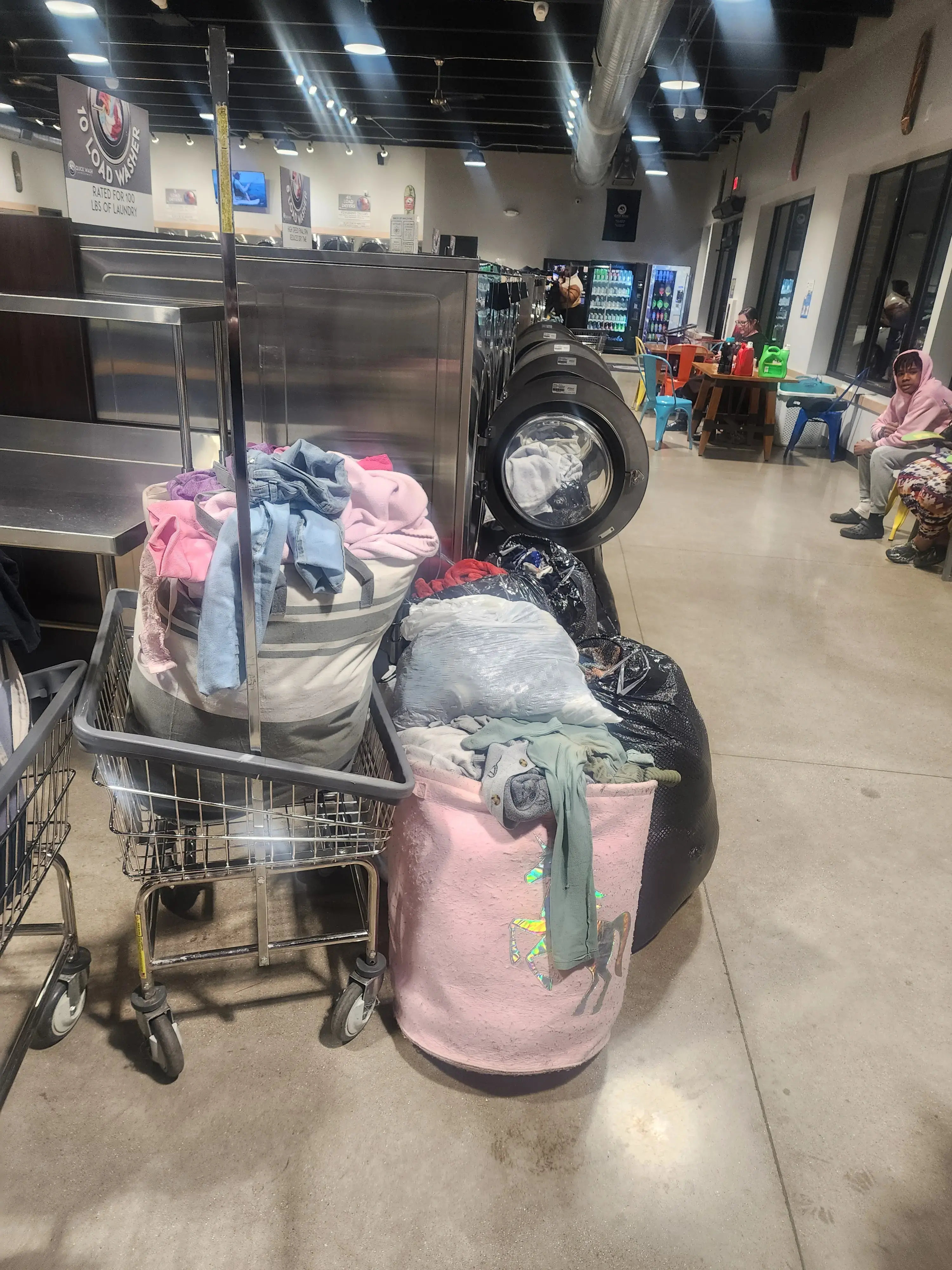 Quick Wash Laundromats on Villard - Image 10